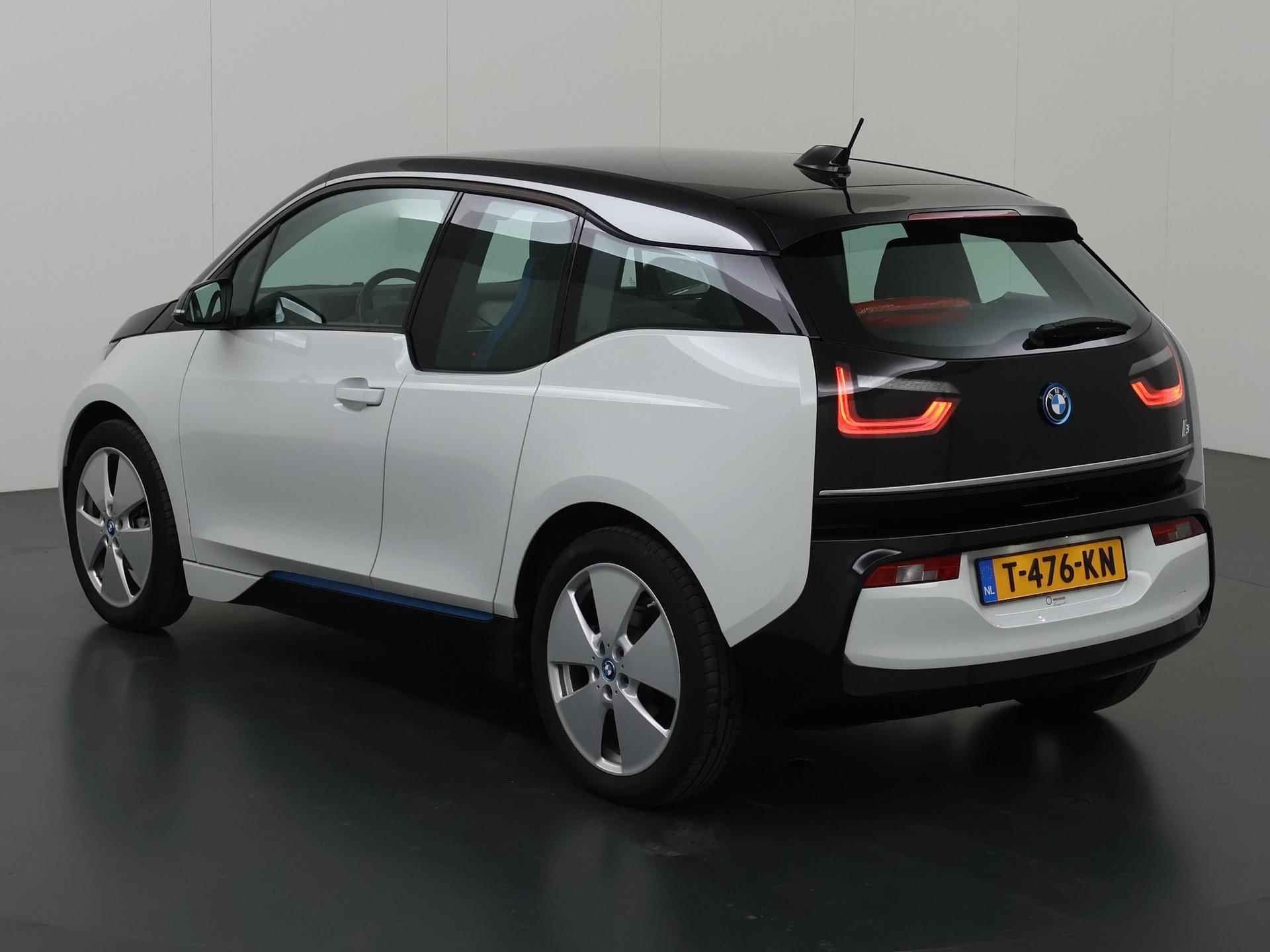 BMW i3 Business Edition Plus 120Ah 42 kWh | LED | Navigatie | DAB | Climate Control | Cruise Control | PDC | Warmtepomp | Comfort-Pakket | 3-Fase/11kw | - 23/38