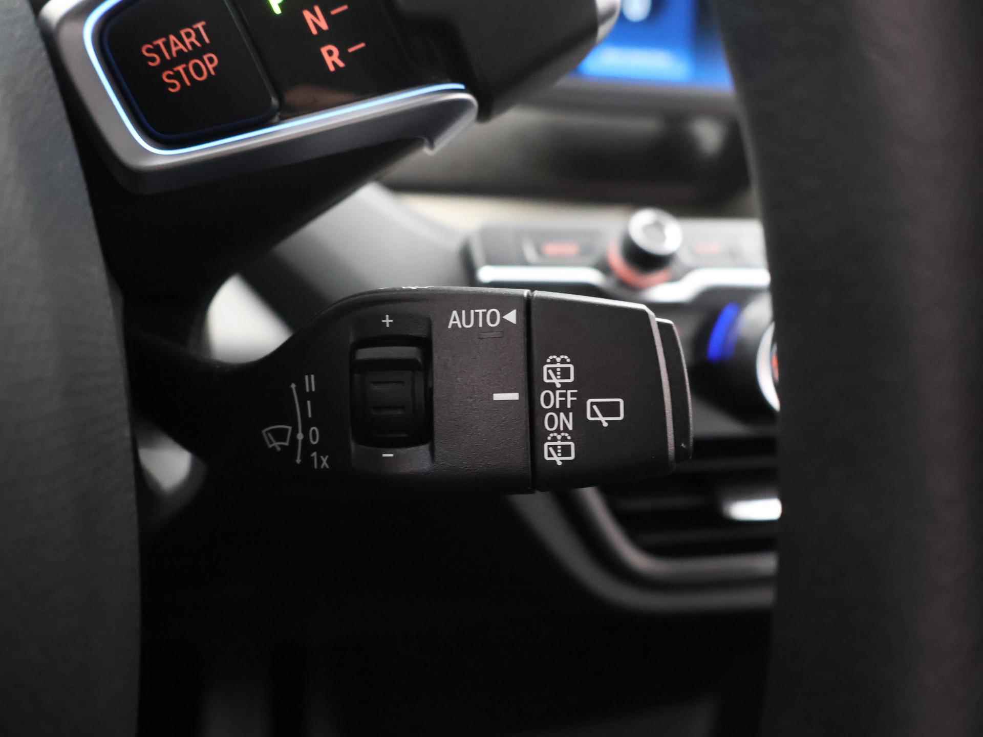 BMW i3 Business Edition Plus 120Ah 42 kWh | LED | Navigatie | DAB | Climate Control | Cruise Control | PDC | Warmtepomp | Comfort-Pakket | 3-Fase/11kw | - 30/38