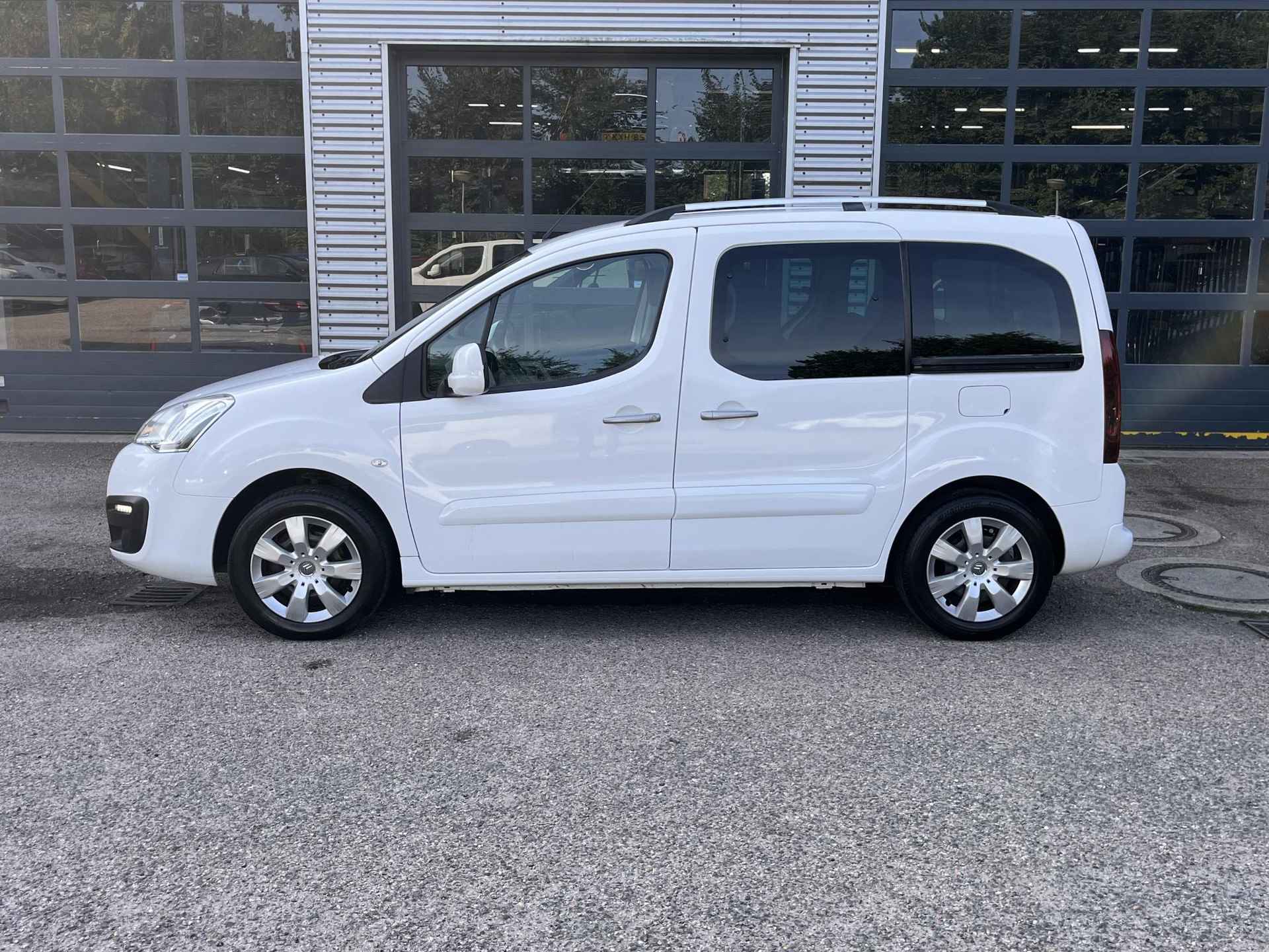 Citroen Berlingo 1.6 VTi Live | Airconditioning | Cruise control | Privacyglass | Parkeersensoren | Trekhaak - 7/19