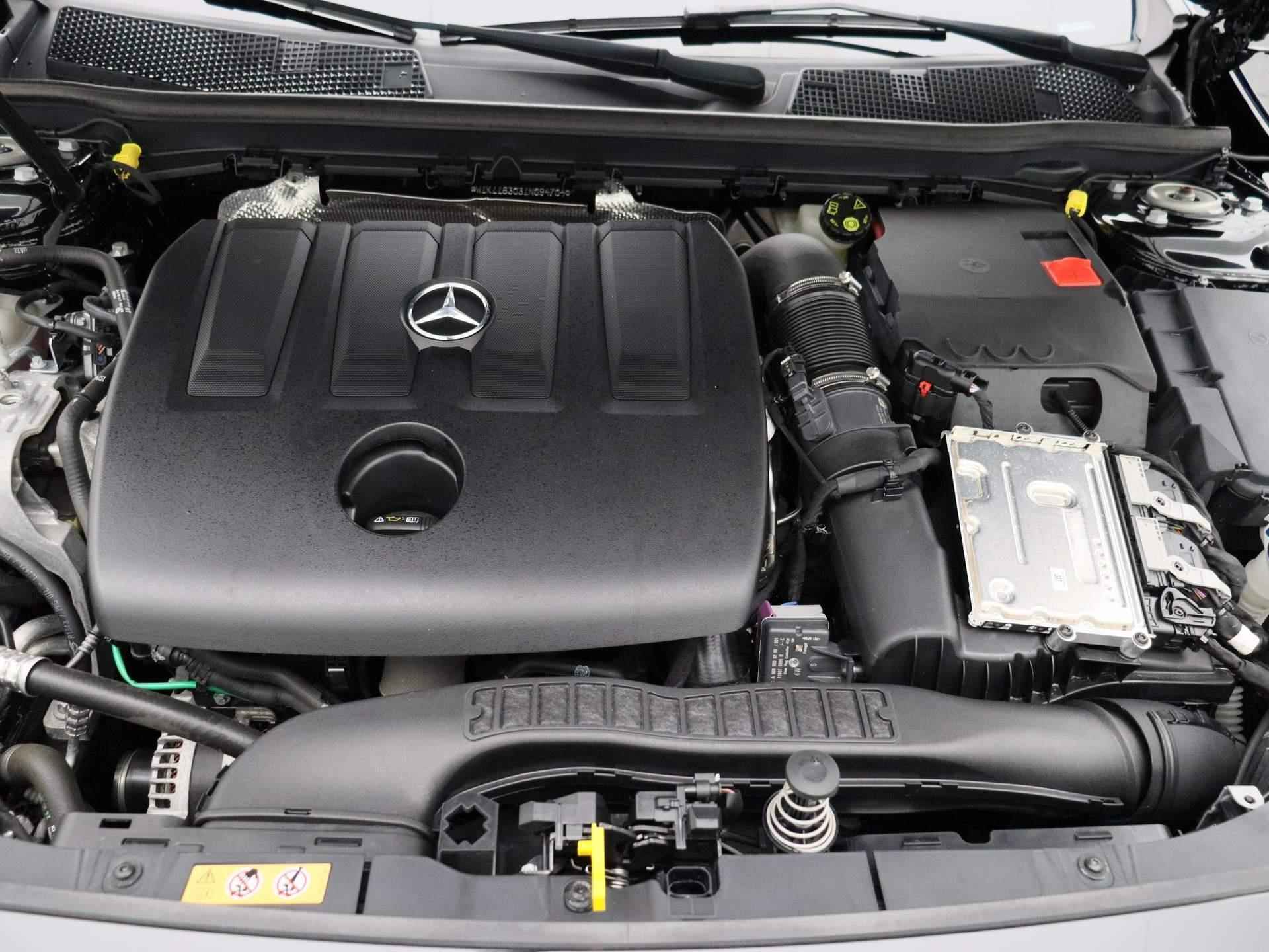 Mercedes-Benz CLA-klasse 180 d Business Solution | HALF LEDER | SFEERVERLICHTING | WIDE SCREEN | ACHTERUITRIJCAMERA | STOELVERWARMING | ELEKTRISCHE KOFFERKLEP |  LED VERLICHTING | - 46/48