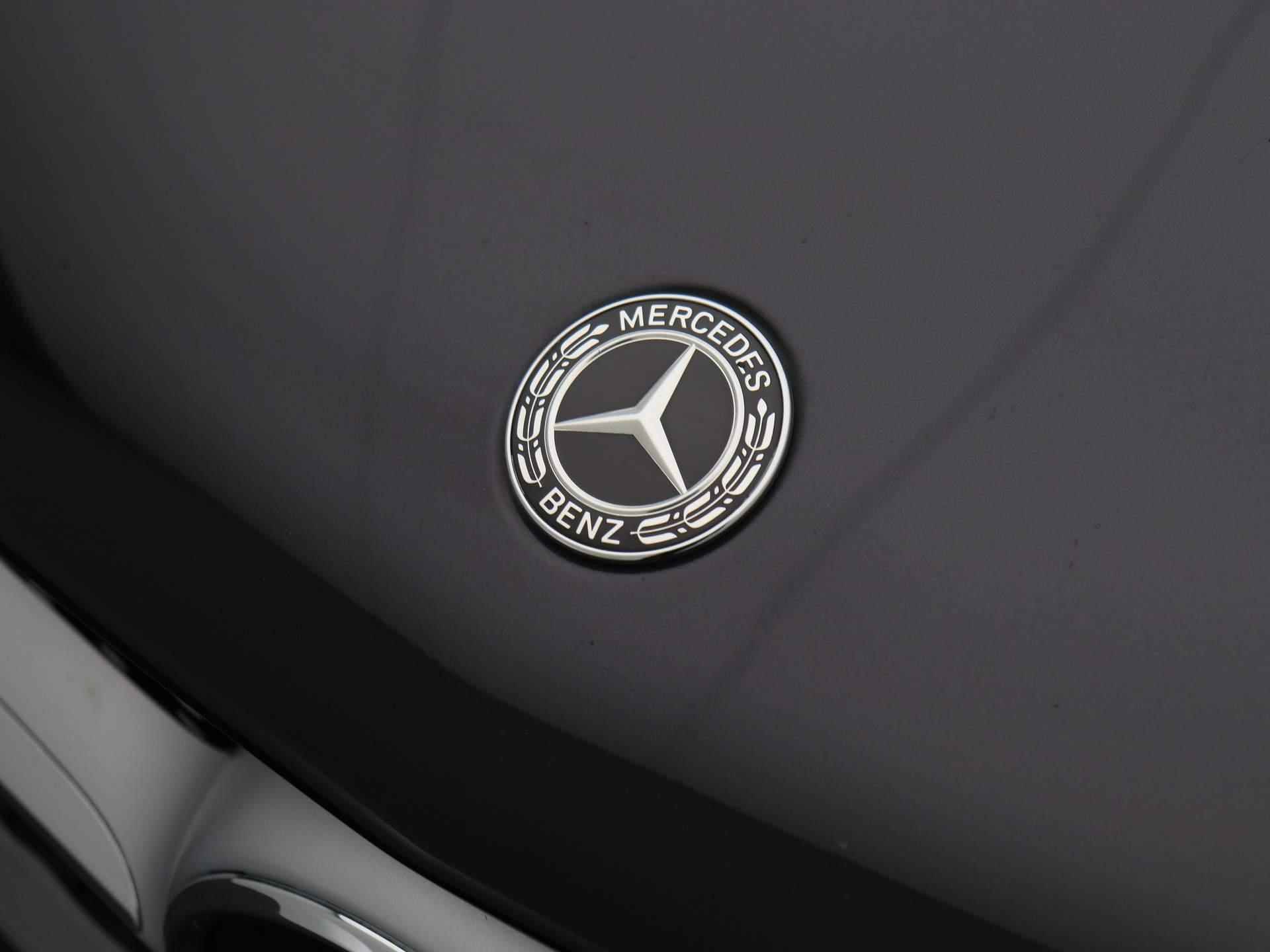 Mercedes-Benz CLA-klasse 180 d Business Solution | HALF LEDER | SFEERVERLICHTING | WIDE SCREEN | ACHTERUITRIJCAMERA | STOELVERWARMING | ELEKTRISCHE KOFFERKLEP |  LED VERLICHTING | - 47/48