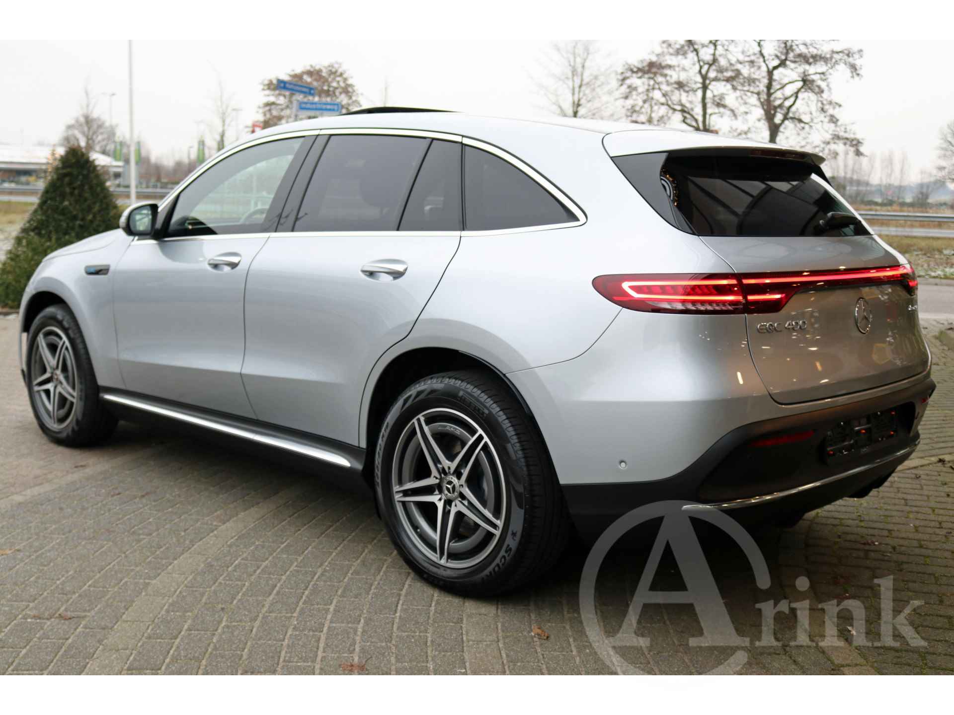 Mercedes-Benz EQC 400 4MATIC 80 kWh AMG Line Rijassistentiepakket Schuifdak Trekhaak - 4/25