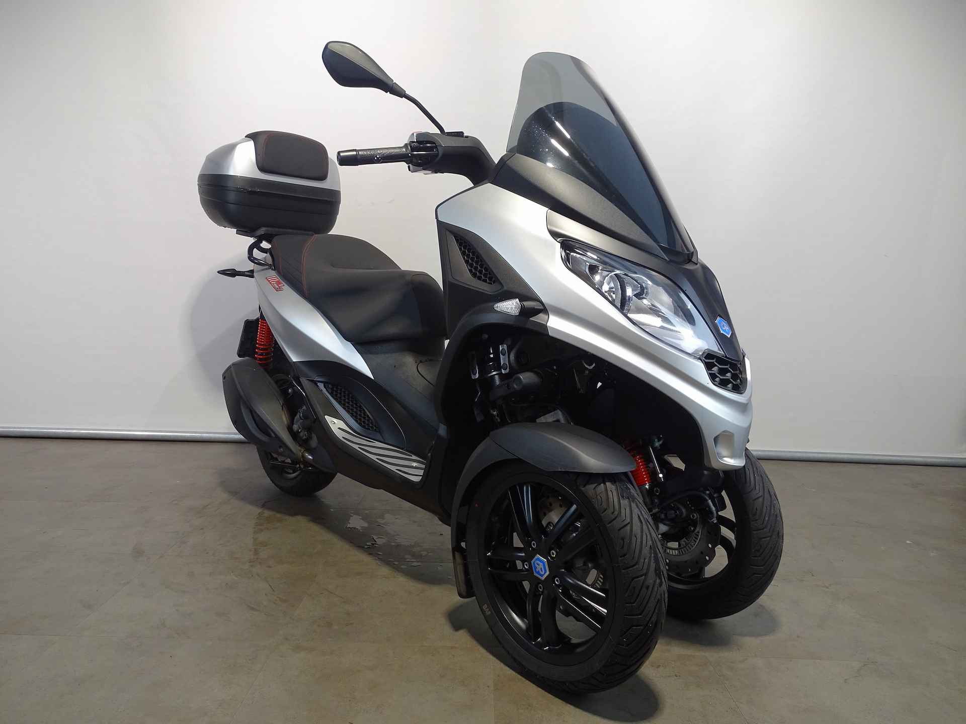 Piaggio MP3 300 SPORT HPE - 7/8