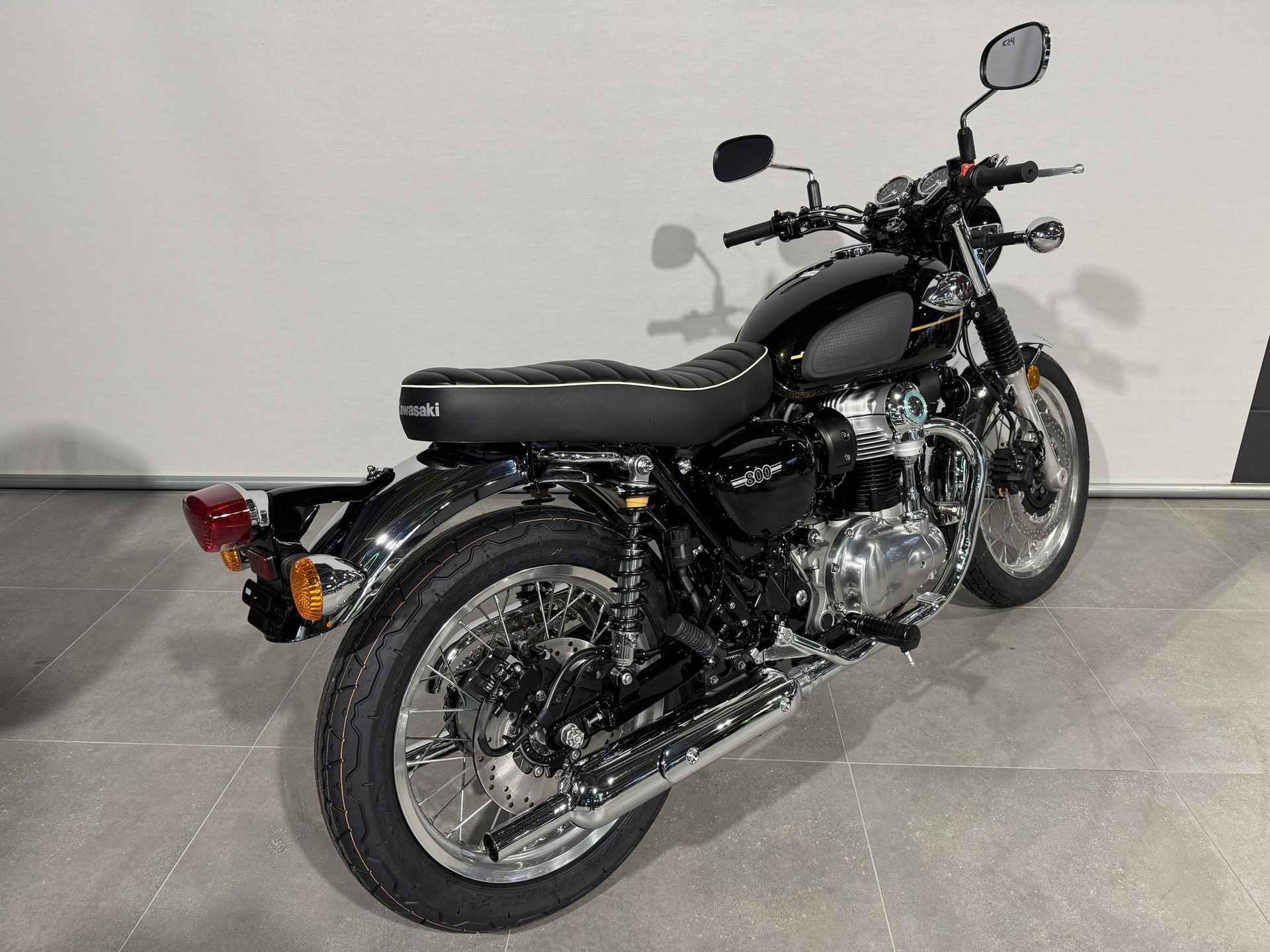 Kawasaki W 800 ABS - 2/11