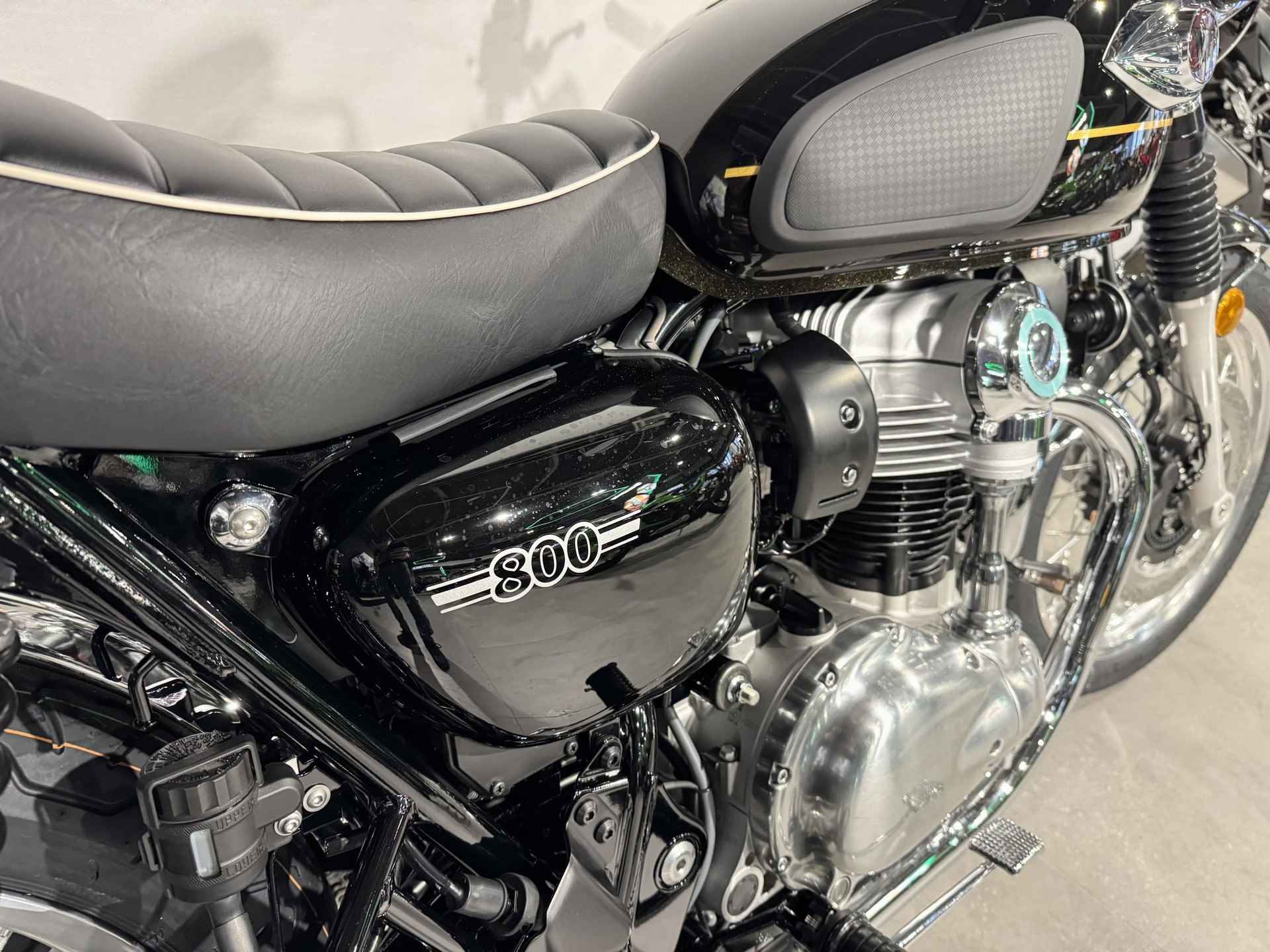 Kawasaki W 800 ABS - 6/11