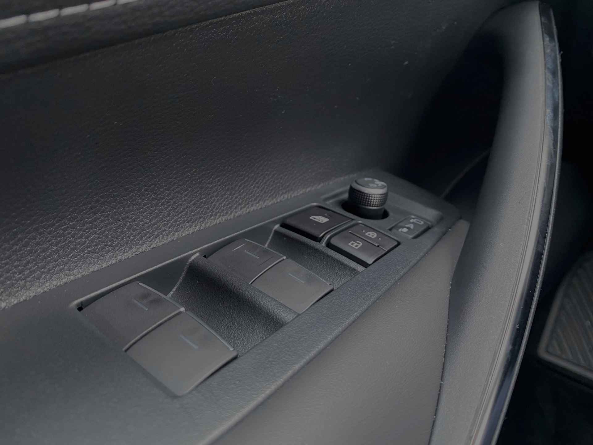 Suzuki Swace 1.8 Hybrid Style, ORG NL, DEMOVOORDEEL, 6 JAAR GARANTIE, Apple Carplay/Android Auto, Adaptieve Cruise Control, Climate Control, Stuur- en Stoelverwarming,  Parkeersensoren voor en achter - 28/32