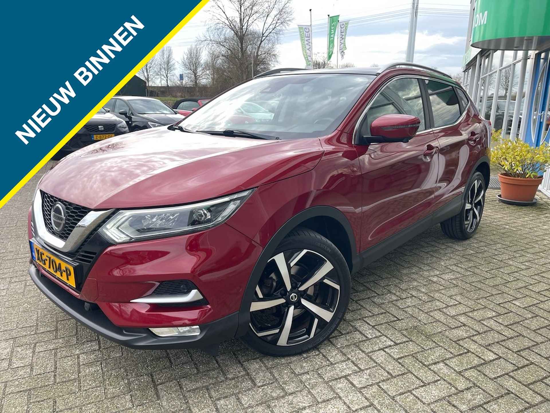 Nissan Qashqai 1.2 Tekna +, Nav, Panodak, Camera, 19", Stoelverwarming