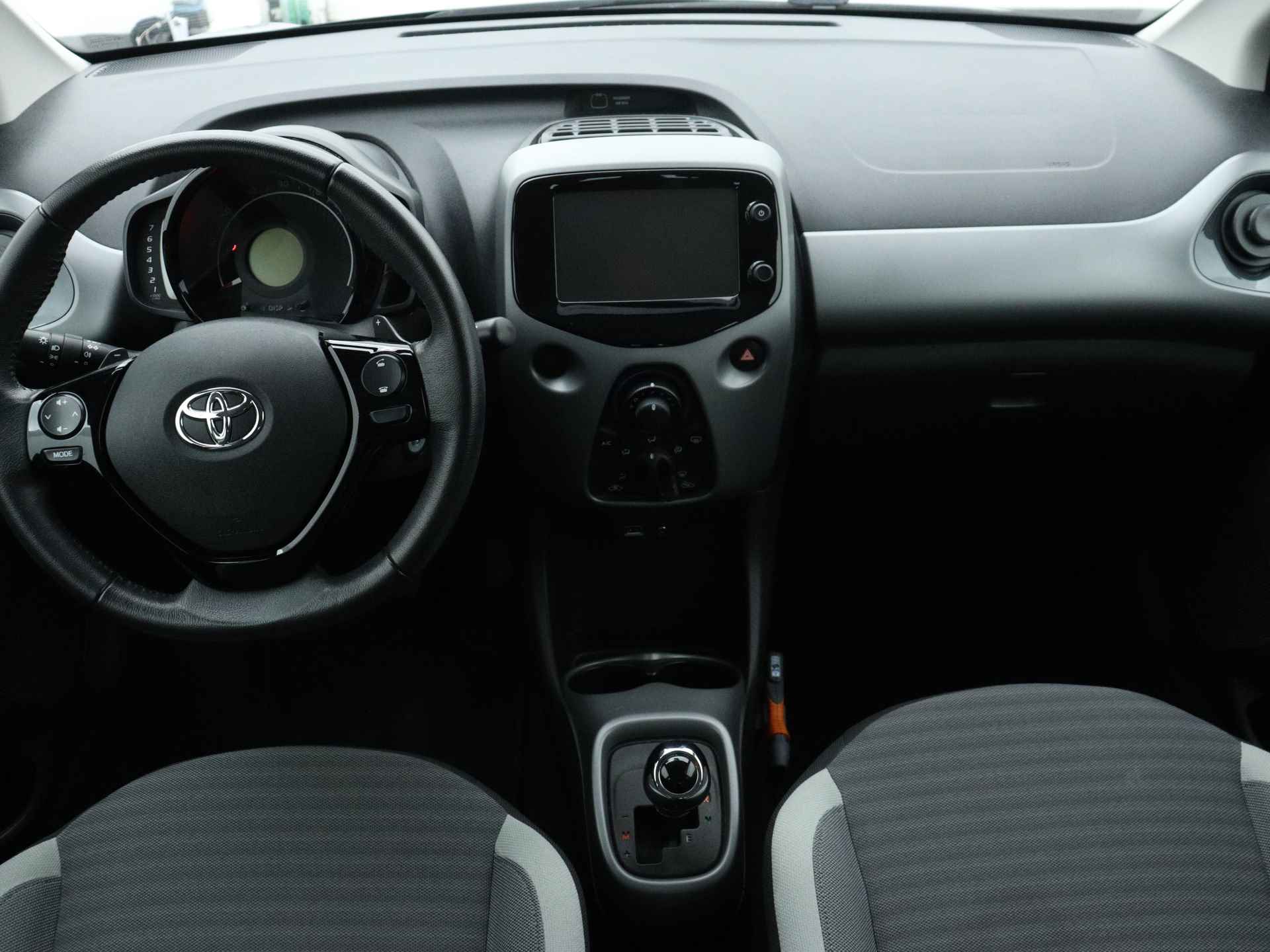 Toyota Aygo 1.0 VVT-i x-play Aanpasbaar. 5-traps automaat, airco - 16/33