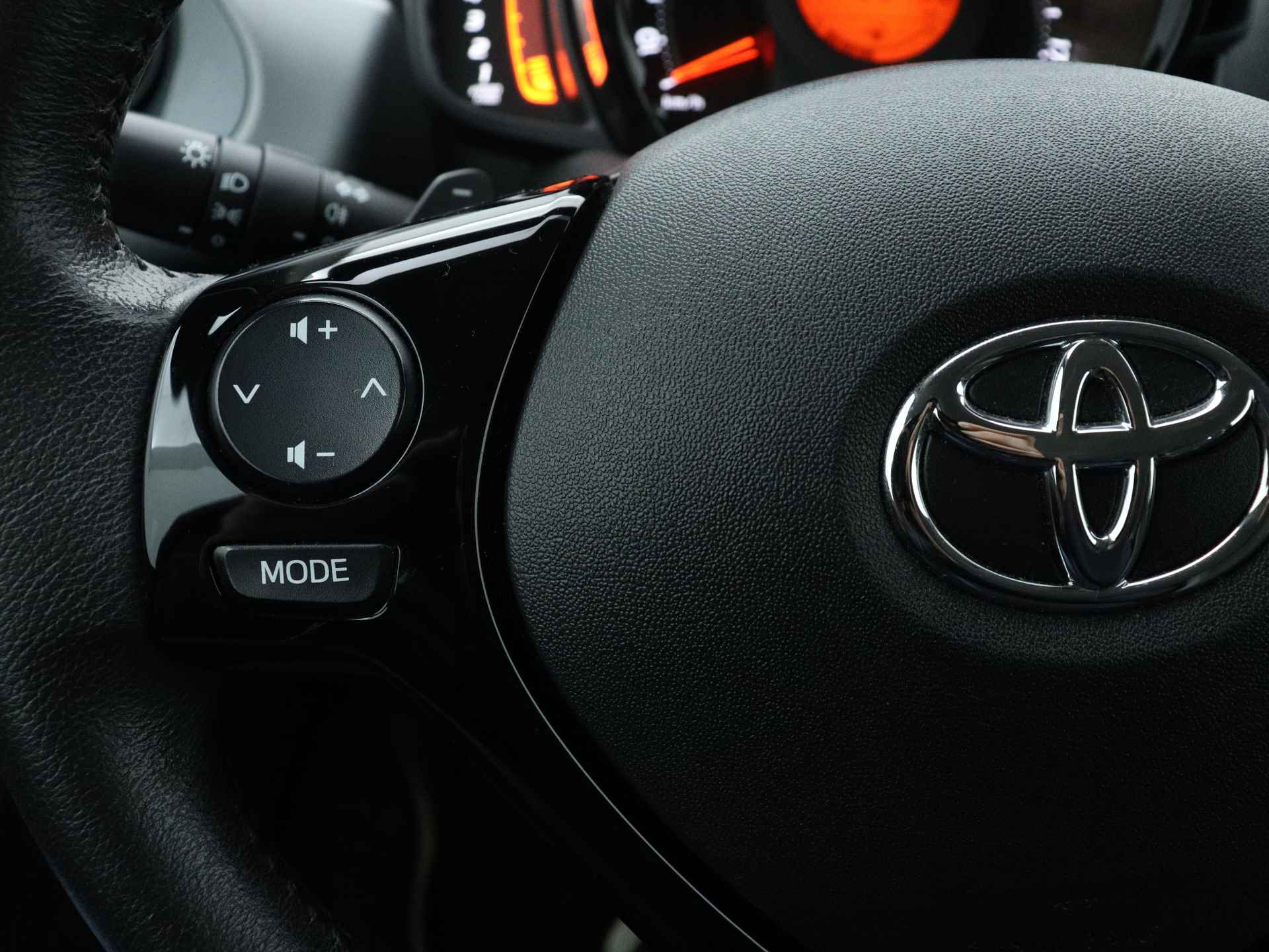 Toyota Aygo 1.0 VVT-i x-play Aanpasbaar. 5-traps automaat, airco - 18/33