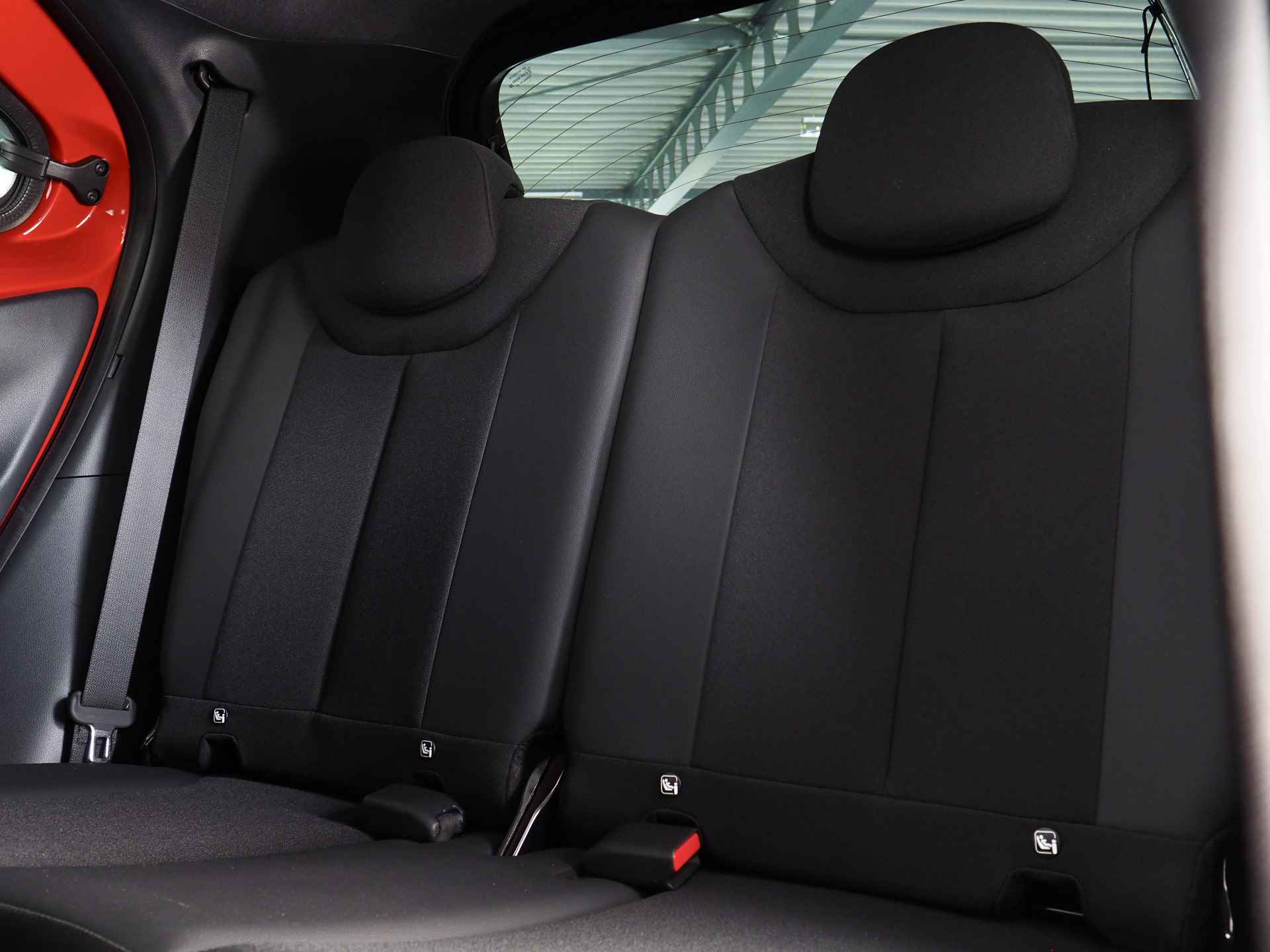 Toyota Aygo X 1.0 VVT-i MT envy | JBL | Noodremfunctie (fietsers/ voetgangers) | Adaptive Cruise Control | Lane Assist | Apple CarPlay/ Android Auto | Achteruitrijcamera | Grootlichtassistent - 15/37