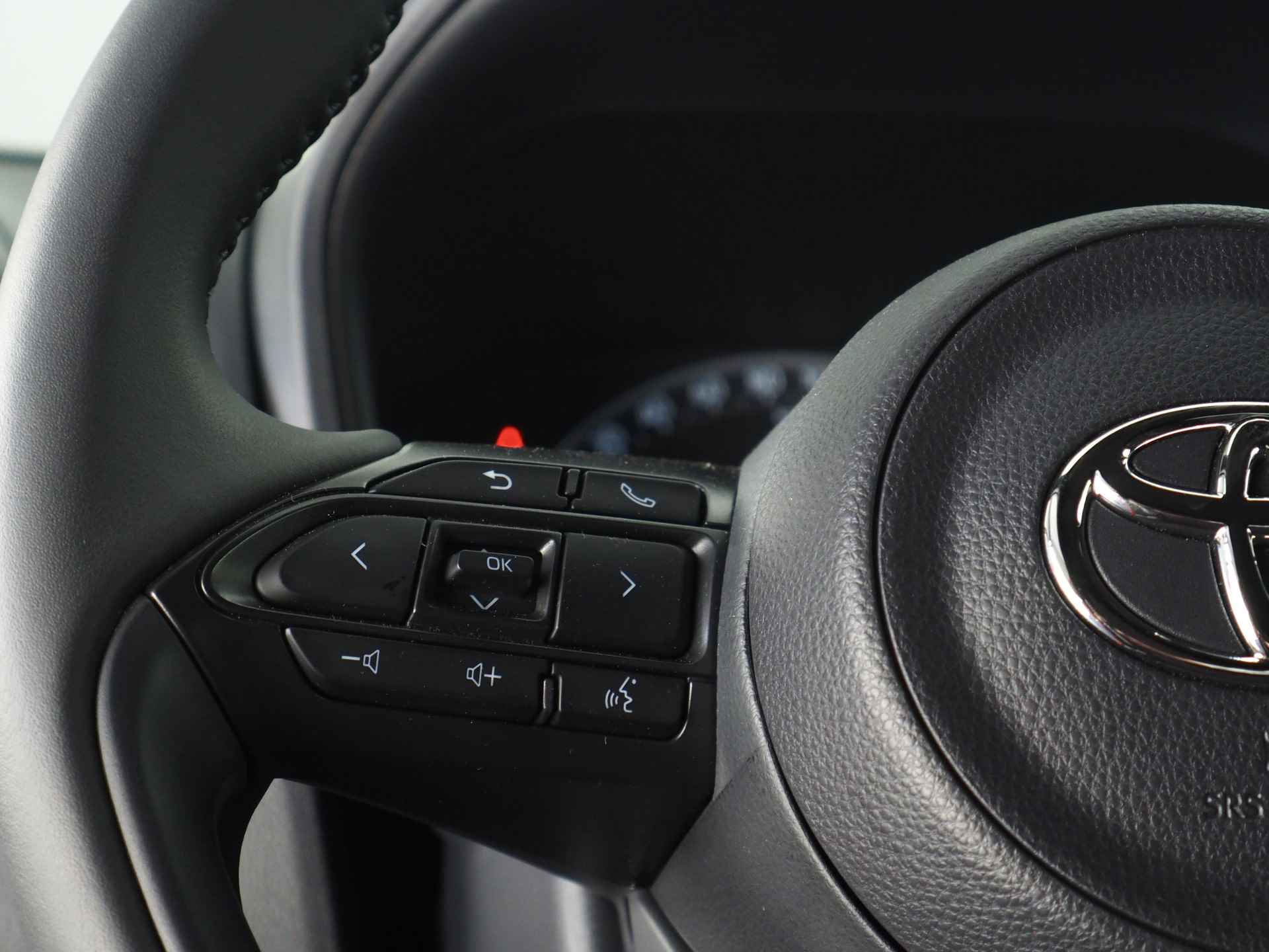 Toyota Aygo X 1.0 VVT-i MT envy | JBL | Noodremfunctie (fietsers/ voetgangers) | Adaptive Cruise Control | Lane Assist | Apple CarPlay/ Android Auto | Achteruitrijcamera | Grootlichtassistent - 18/37