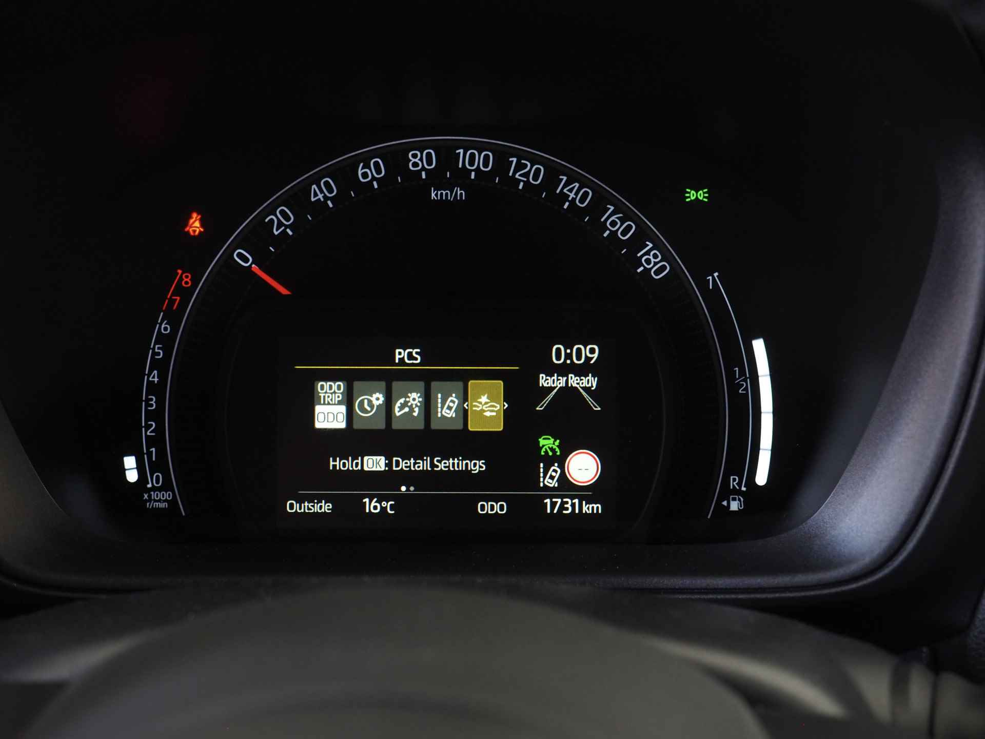Toyota Aygo X 1.0 VVT-i MT envy | JBL | Noodremfunctie (fietsers/ voetgangers) | Adaptive Cruise Control | Lane Assist | Apple CarPlay/ Android Auto | Achteruitrijcamera | Grootlichtassistent - 32/37
