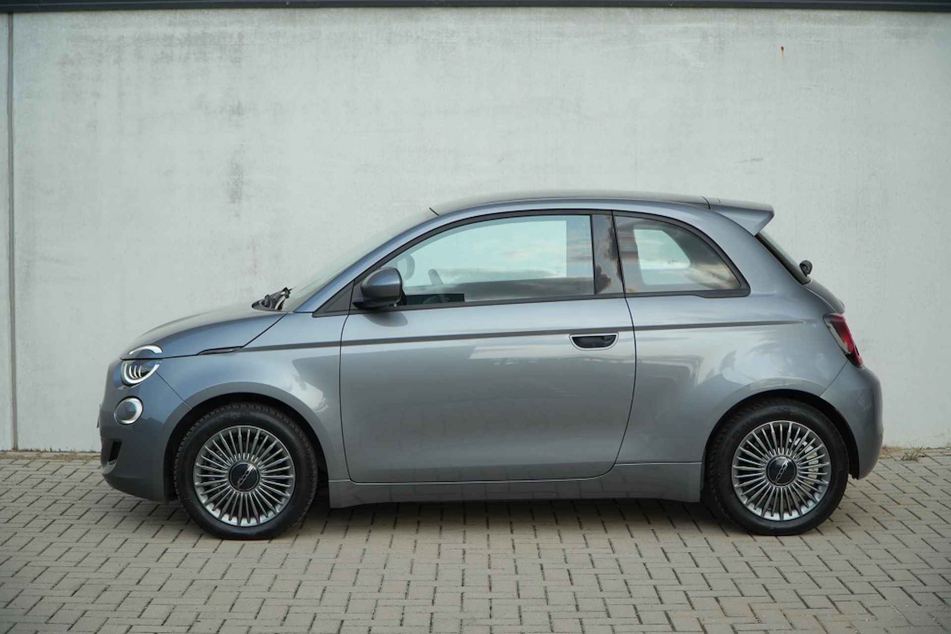 Fiat 500e Icon 42KWH | LED | Navi | Carplay | Comfort | BTW | 16" - 10/33