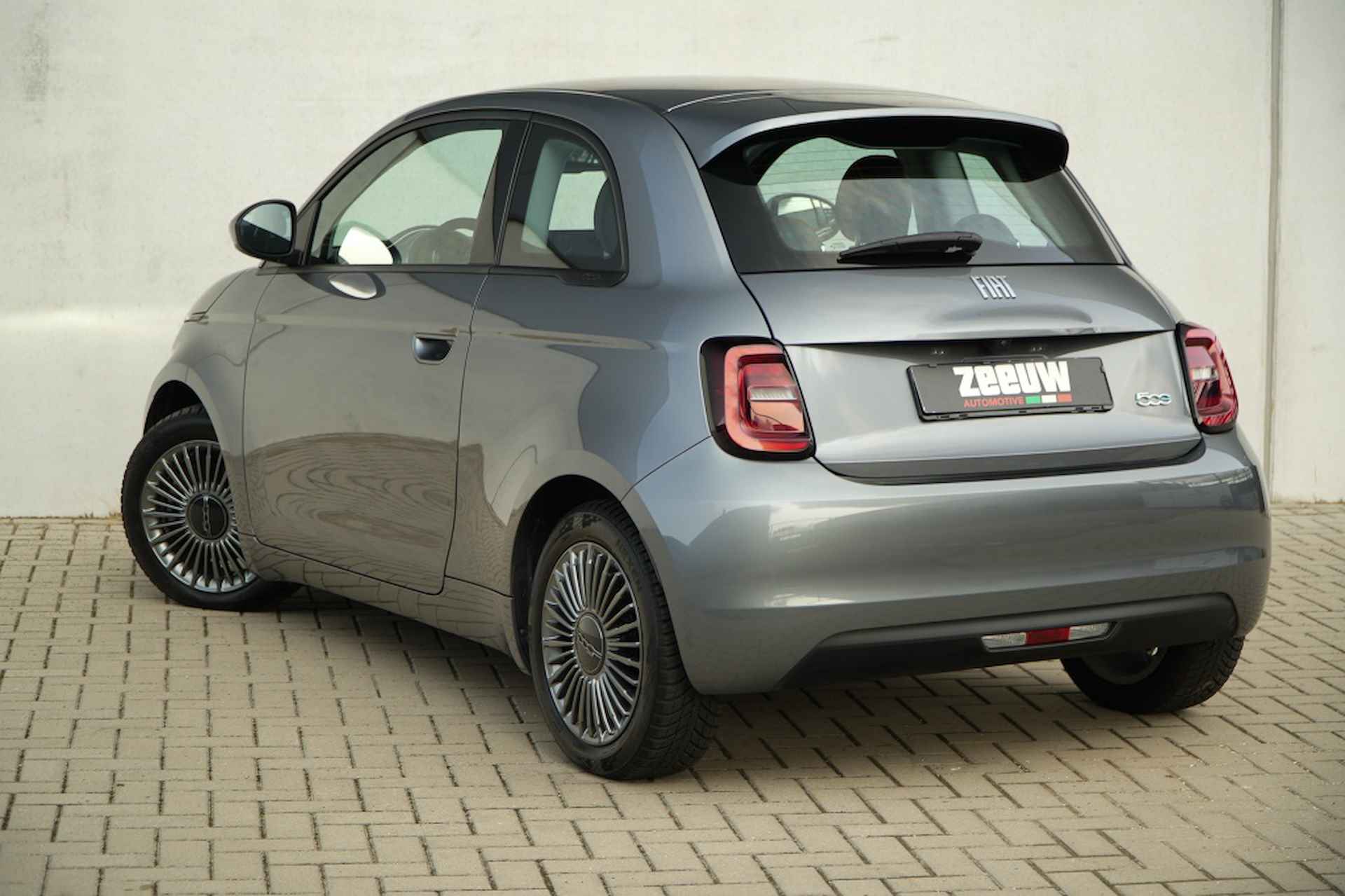 Fiat 500e Icon 42KWH | LED | Navi | Carplay | Comfort | BTW | 16" - 14/33