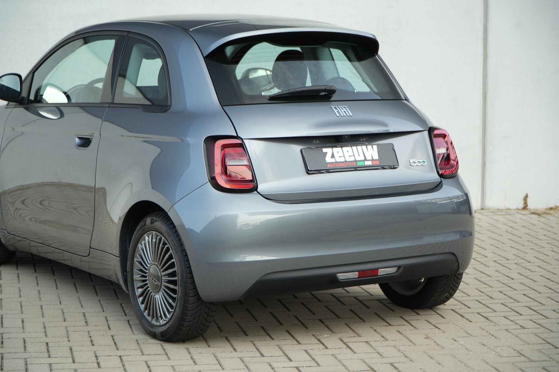 Fiat 500e Icon 42KWH | LED | Navi | Carplay | Comfort | BTW | 16" - 18/33