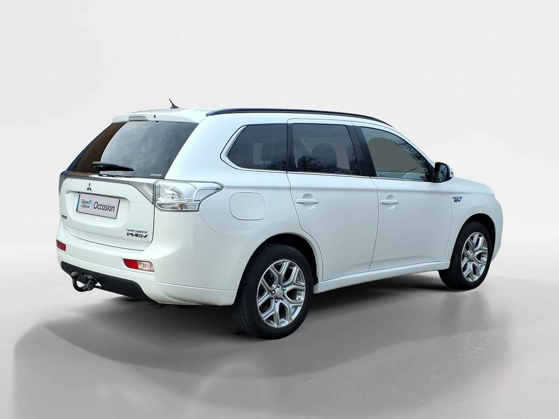 Mitsubishi Outlander 2.0 PHEV Intense + - 2/28