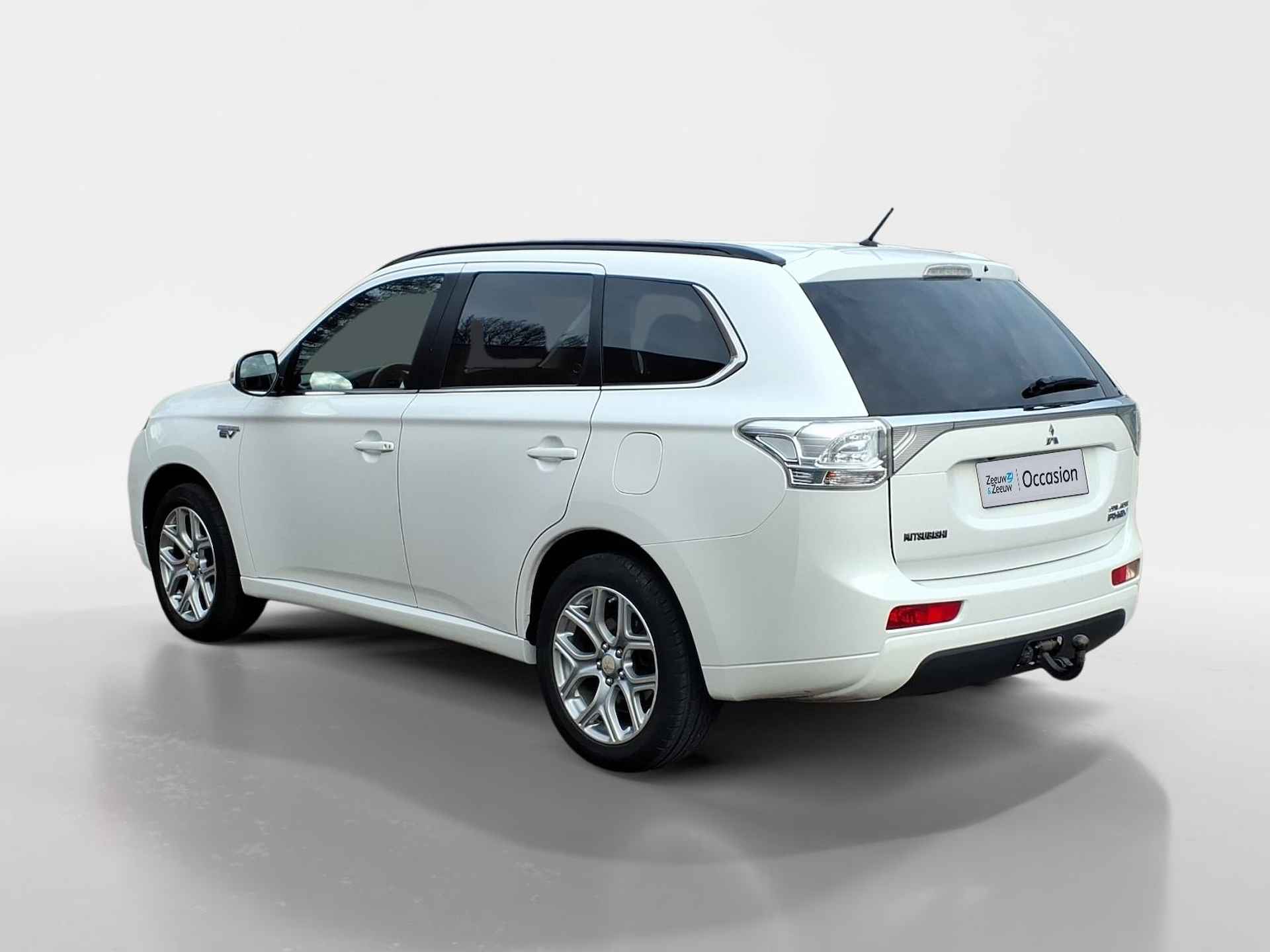 Mitsubishi Outlander 2.0 PHEV Intense + - 4/28