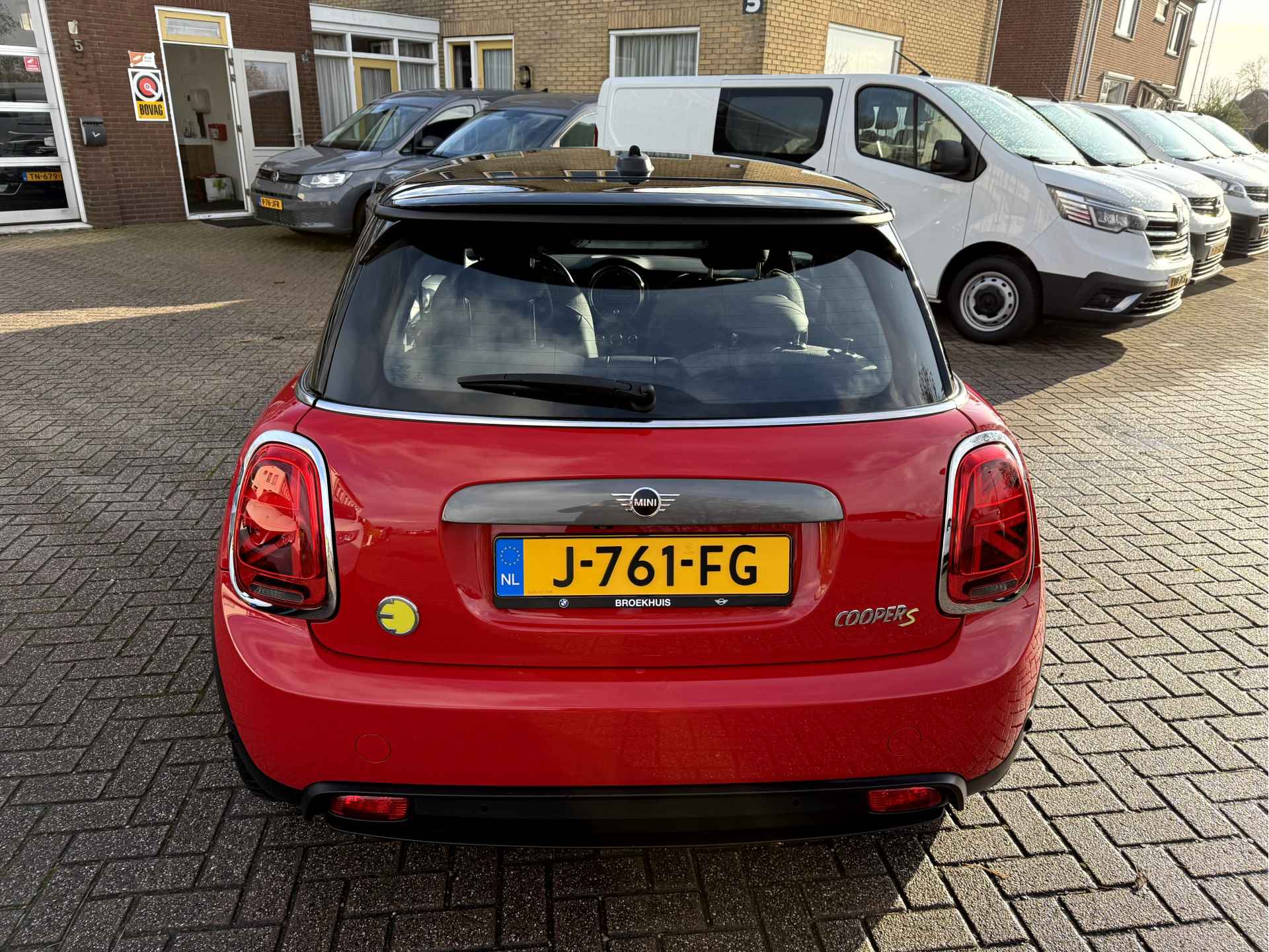 MINI Mini Electric Essential 33 kWh Camera, 17''Lmv,  Stoelverwarming, Pdc - 16/28