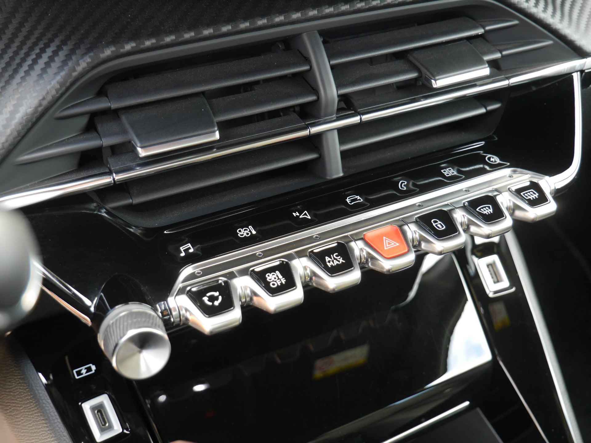 Peugeot e-208 EV GT 100kW 1-fase 50 kWh 12% Bijtelling| Camera| Navigatie | 17" velgen - 42/51