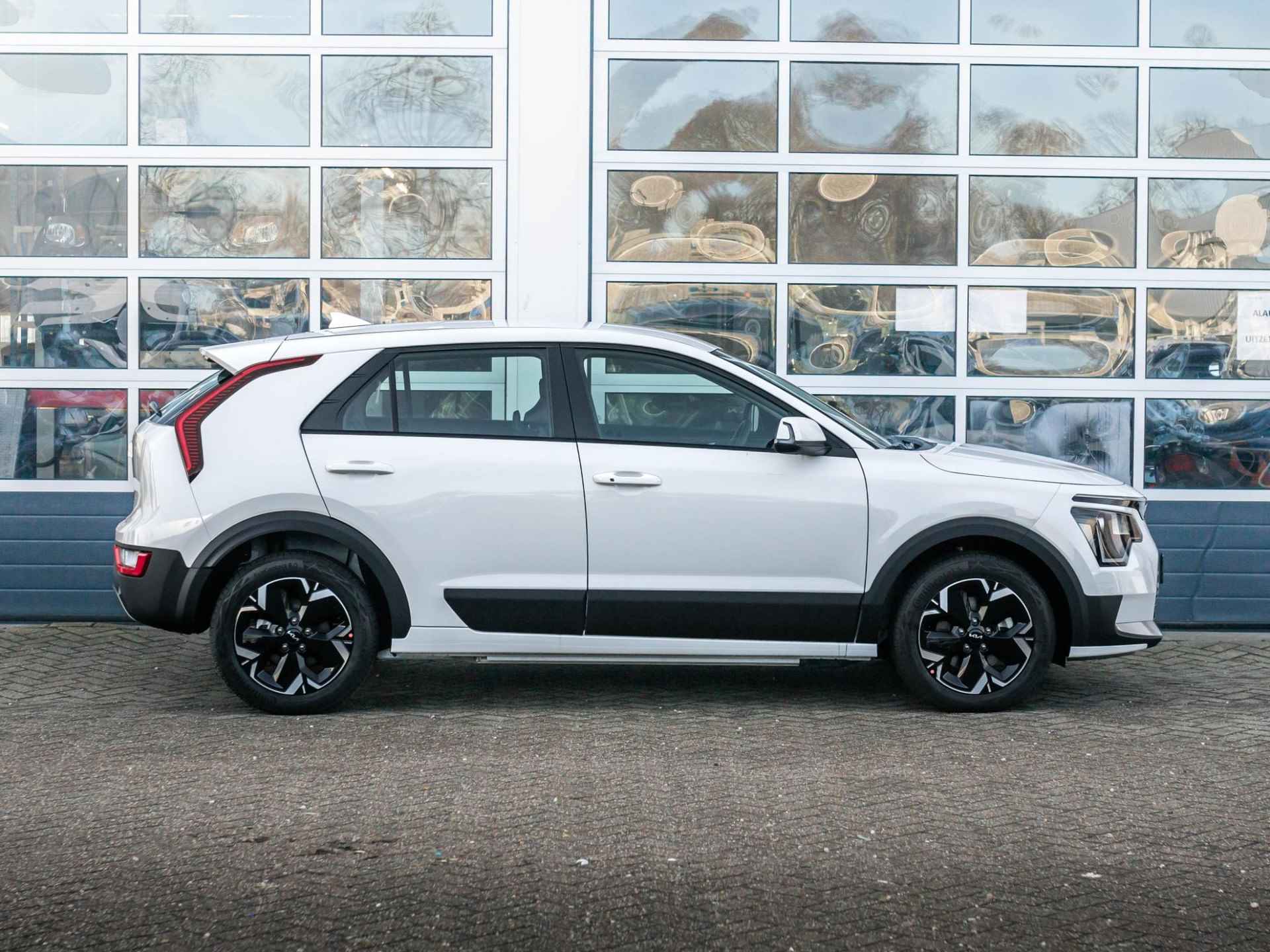 Kia Niro EV Light 64.8 kWh | Uit voorraad leverbaar l Navi l PDC l Camera - 4/29