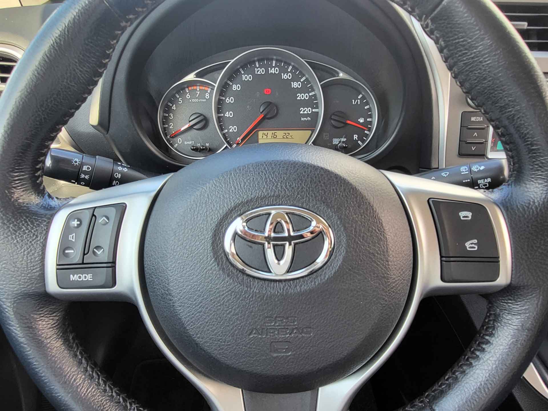 Toyota Verso-S 1.3 VVT-i 100 PK Aspiration, Climate, Camera, Rijklaar met beurt & garantie! - 12/26