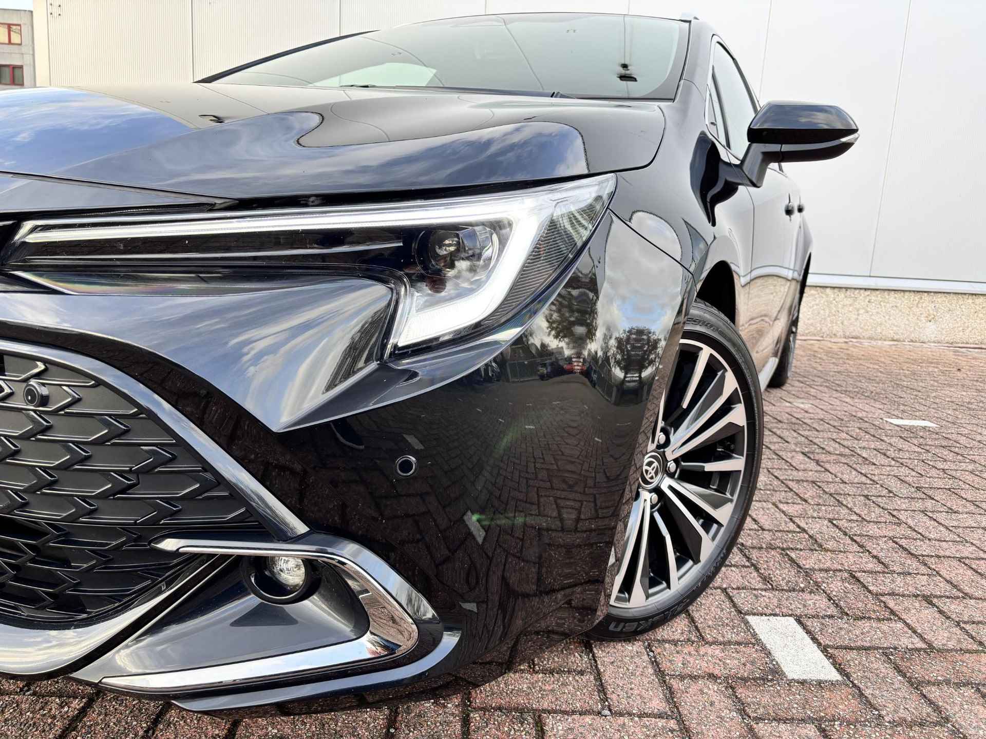 Toyota Corolla Touring Sports Hybrid 140 Dynamic Apple Carplay Android Auto,Elek.Achterklep.,BSM,Stoelverwarming - 3/53