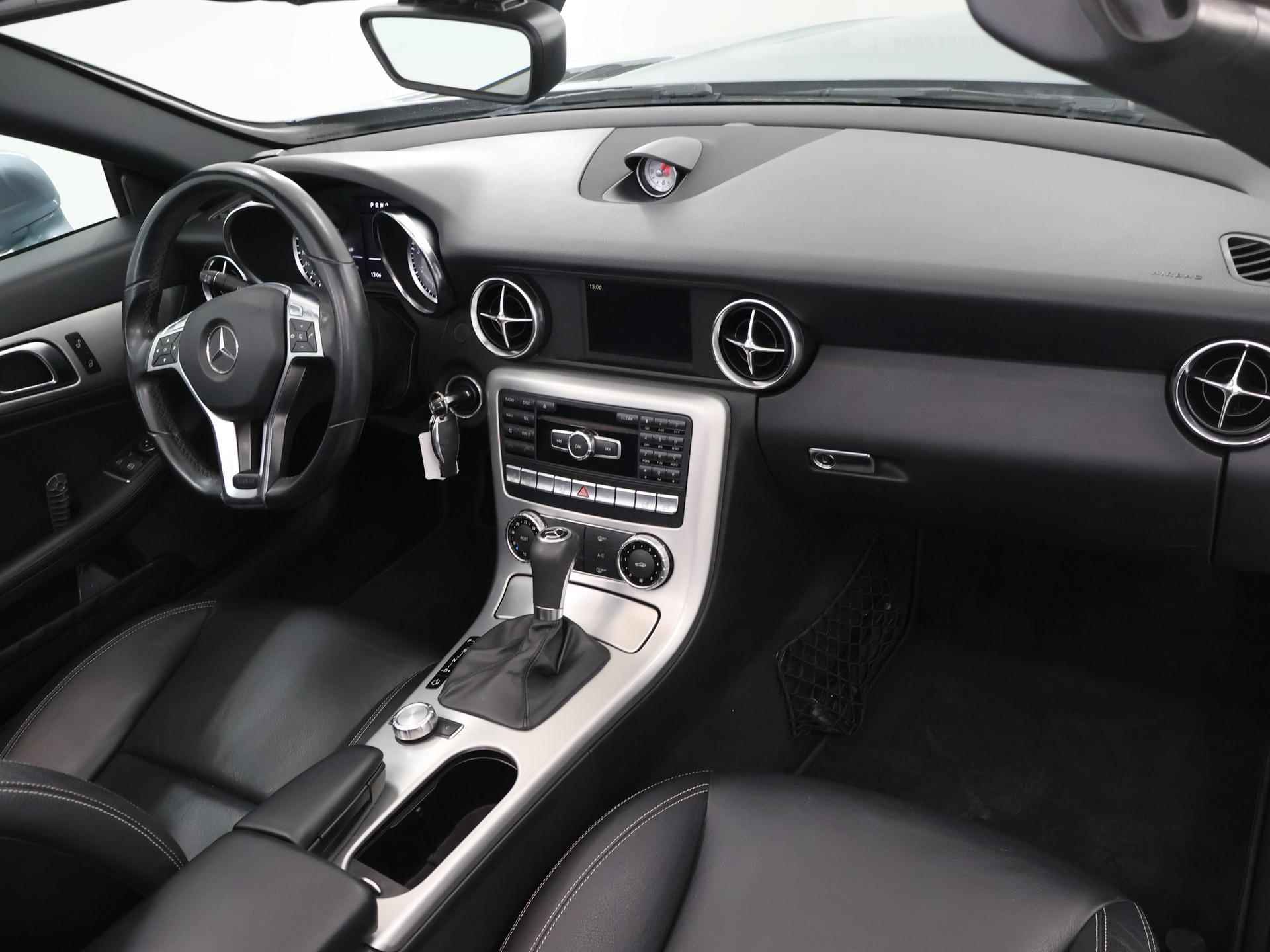 Mercedes-Benz SLK-klasse 200 | NL Auto | Navigatie | Parkeersensoren | Stoelverwarming | Nekverwarming | Lederen Stuurwiel | - 9/36