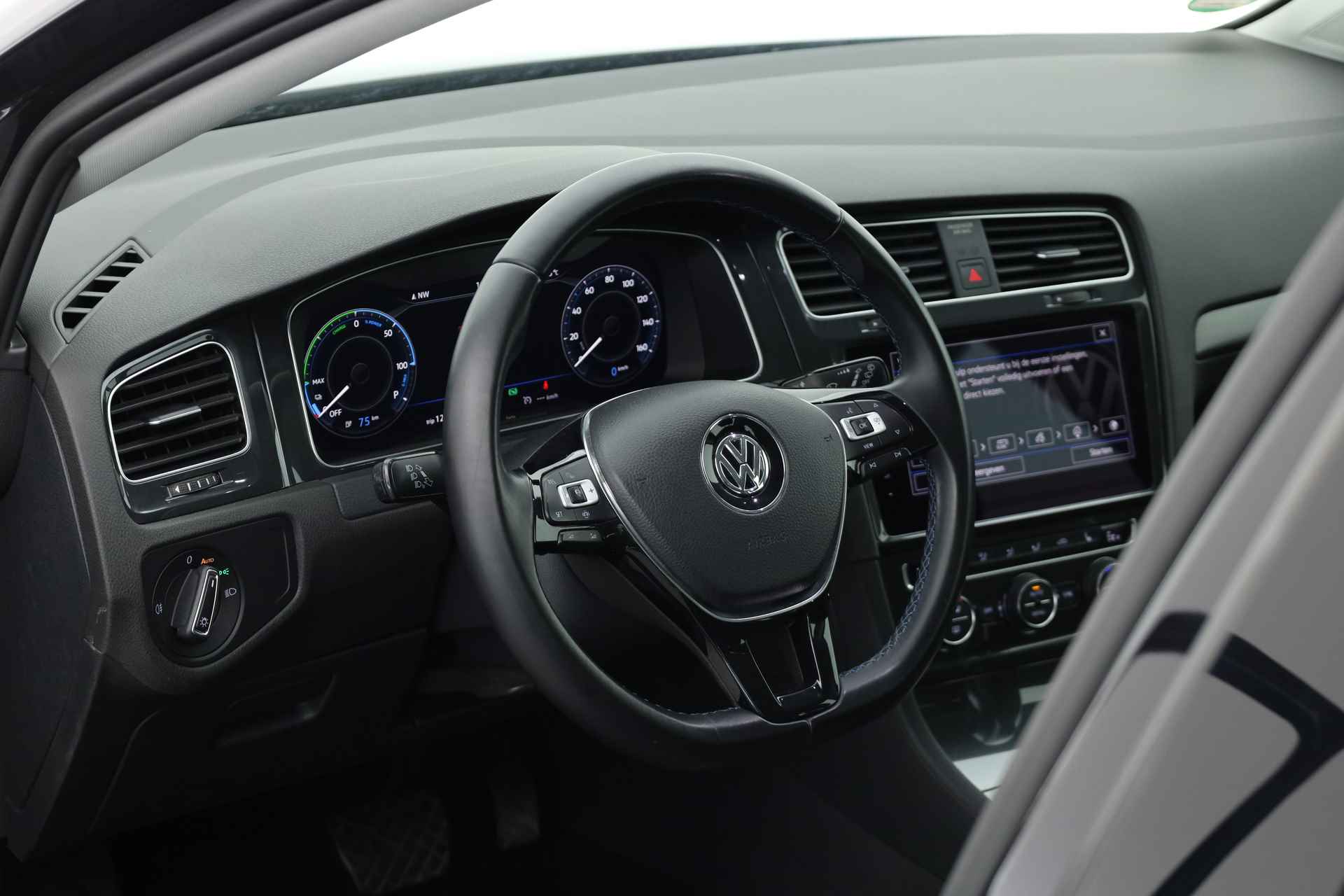 Volkswagen e-Golf | Navi | Stoelverw. | Camera | Adapt. Cruise | Active Info | PDC V+A - 4/24