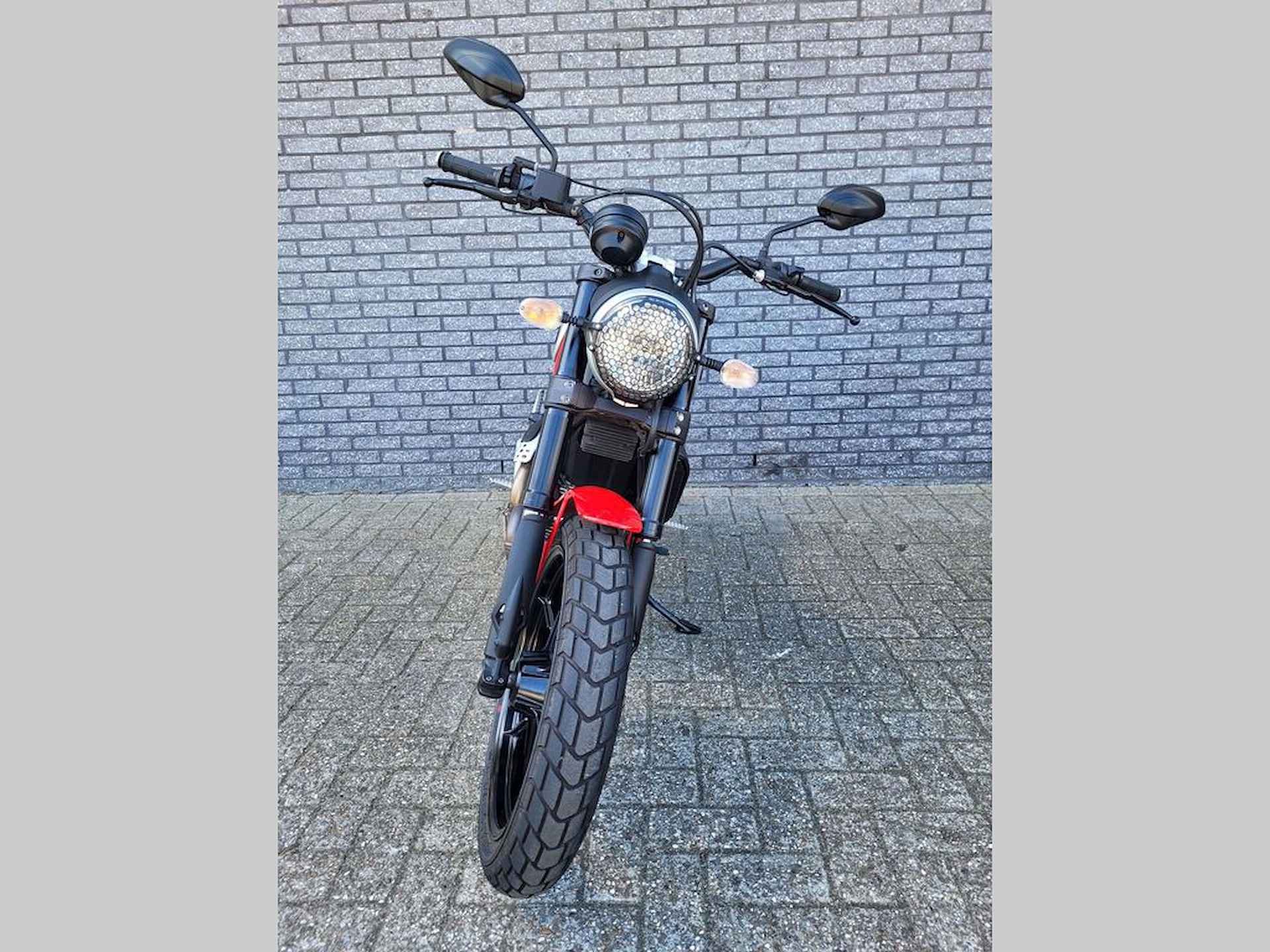 Ducati SCRAMBLER ICON - 2/6