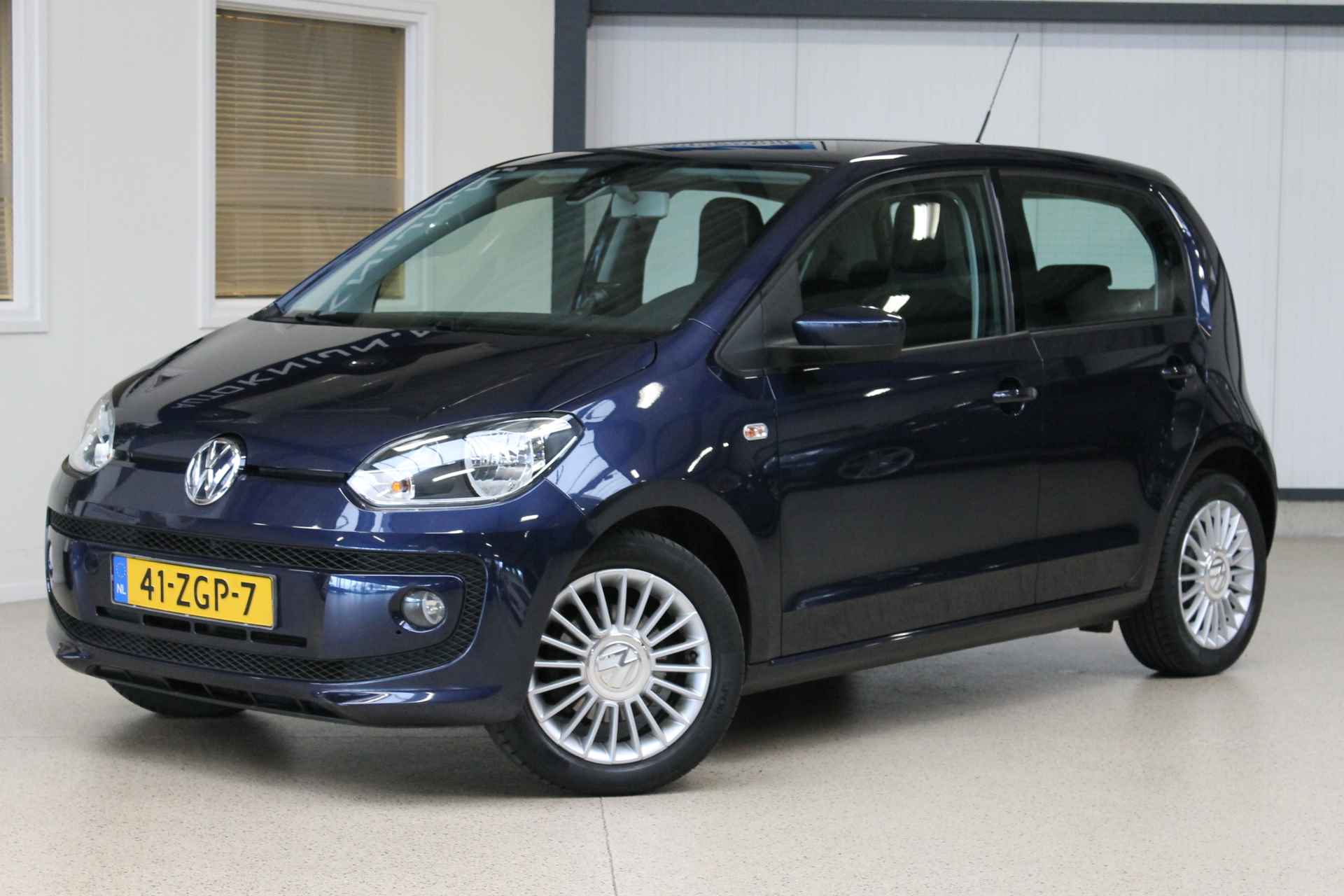 Volkswagen up! 1.0 75pk High Up! BlueMotion | NL-auto | Cruise control | Navigatie | PDC | - 2/34