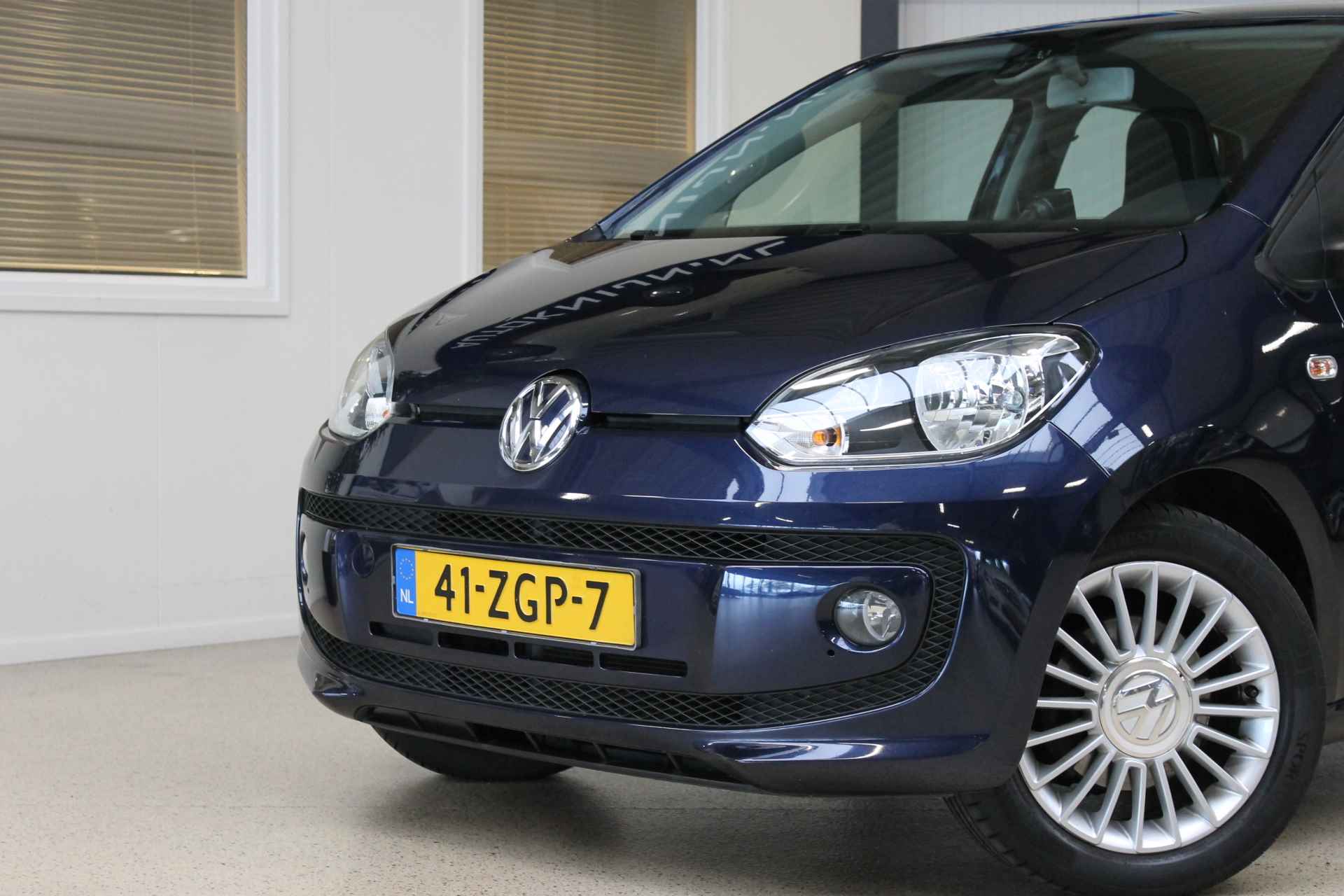 Volkswagen up! 1.0 75pk High Up! BlueMotion | NL-auto | Cruise control | Navigatie | PDC | - 3/34