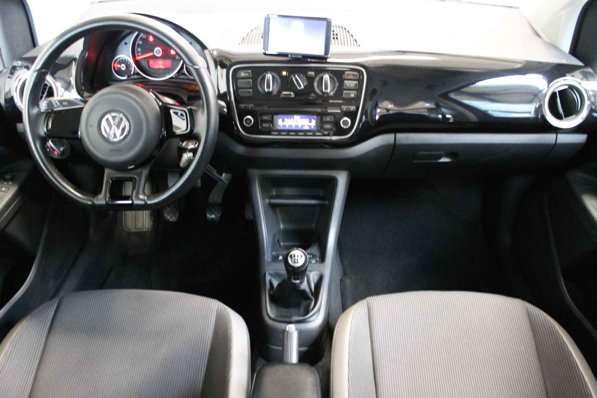 Volkswagen up! 1.0 75pk High Up! BlueMotion | NL-auto | Cruise control | Navigatie | PDC | - 15/34