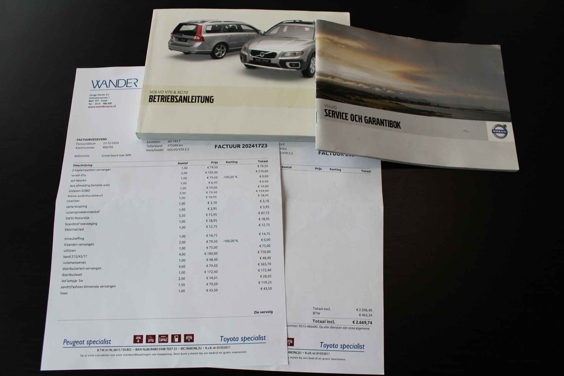 Volvo V70 2.5T Momentum 232PK | Youngtimer! | Distributieriem recent vervangen | Stoelverwarming Voor & Achter | Trekhaak | Parkeersensoren achter | Cruise controle | Climate controle | Xenon koplampen | Half lederen/stoffen bekleding | 17 Inch LMV | Dakrail | - 54/59