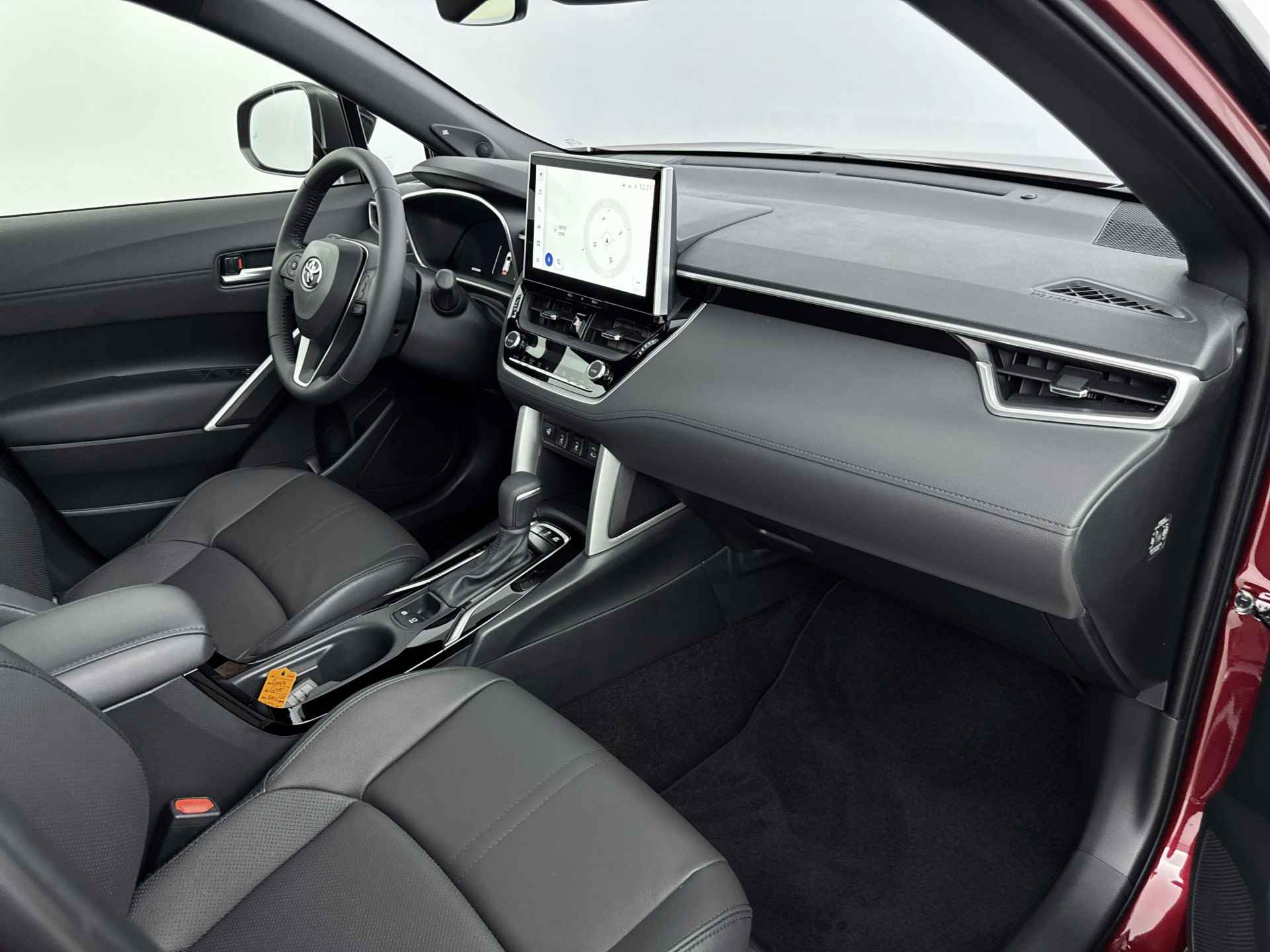 Toyota Corolla Cross Hybrid 200 Executive | Panoramadak | Apple Carplay & Android Auto | Parkeercamera | Direct leverbaar | - 30/40