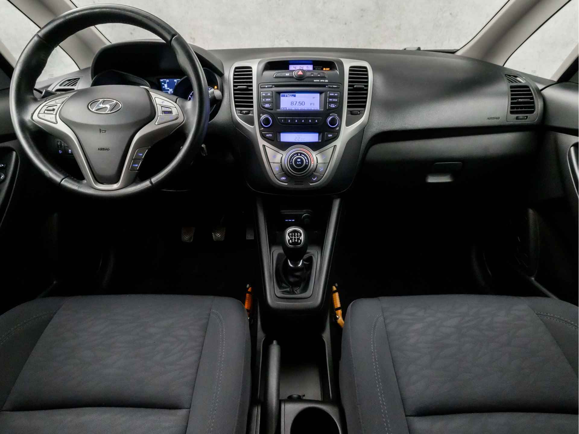 Hyundai ix20 1.4i i-Vision (CLIMATE, ELEK PAKKET, GETINT GLAS, SPORTSTOELEN, CRUISE, PARKEERSENSOREN, LM VELGEN, NIEUWSTAAT) - 6/34