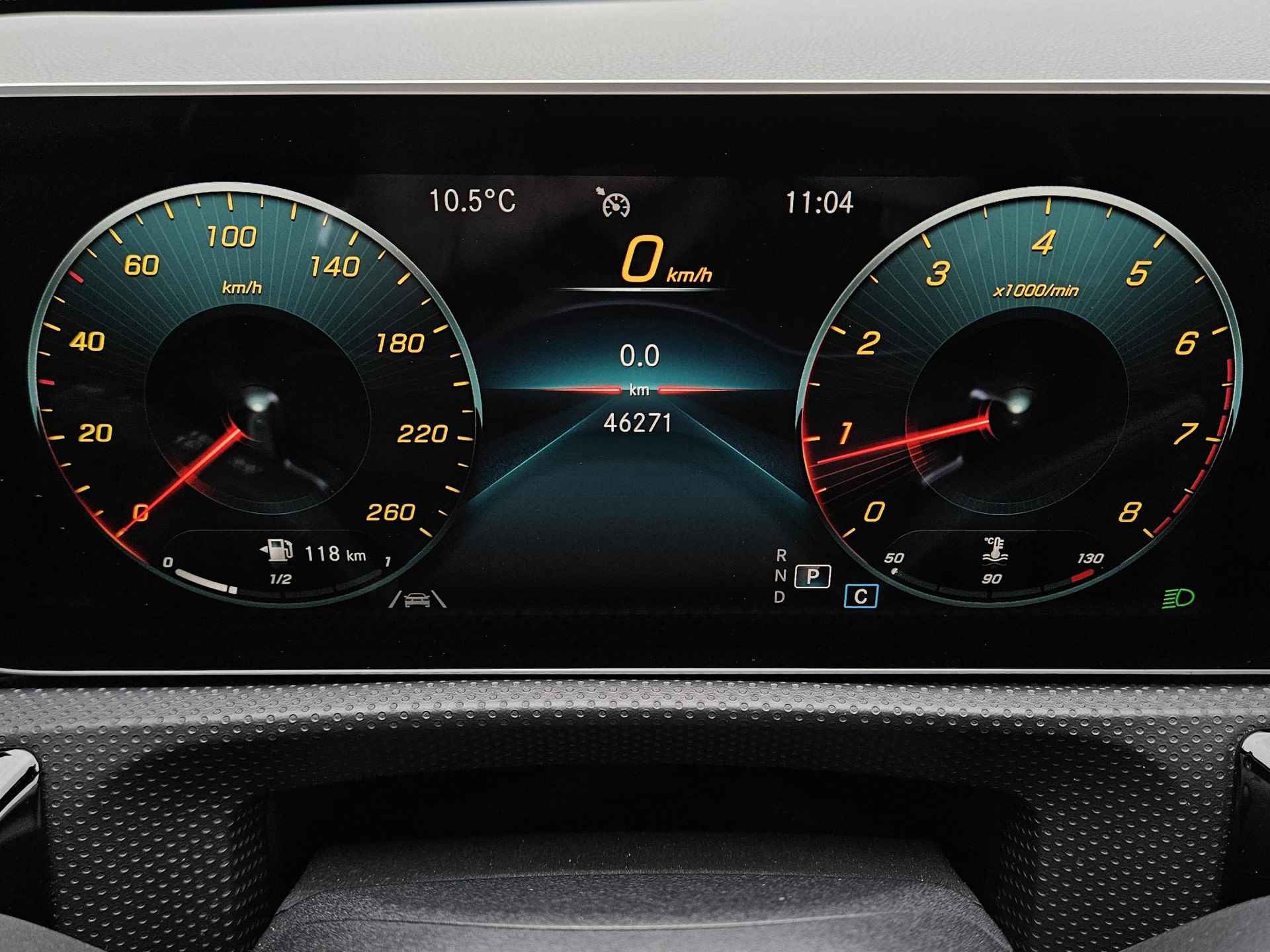 Mercedes-Benz A-klasse 220 Launch Edition Automaat / AMG / Cruise Contr / Climate Contr / Trekhaak / Sportstoelen / 18"LM / Bi-Xenon / Navigatie (MET GARANTIE*) - 15/37