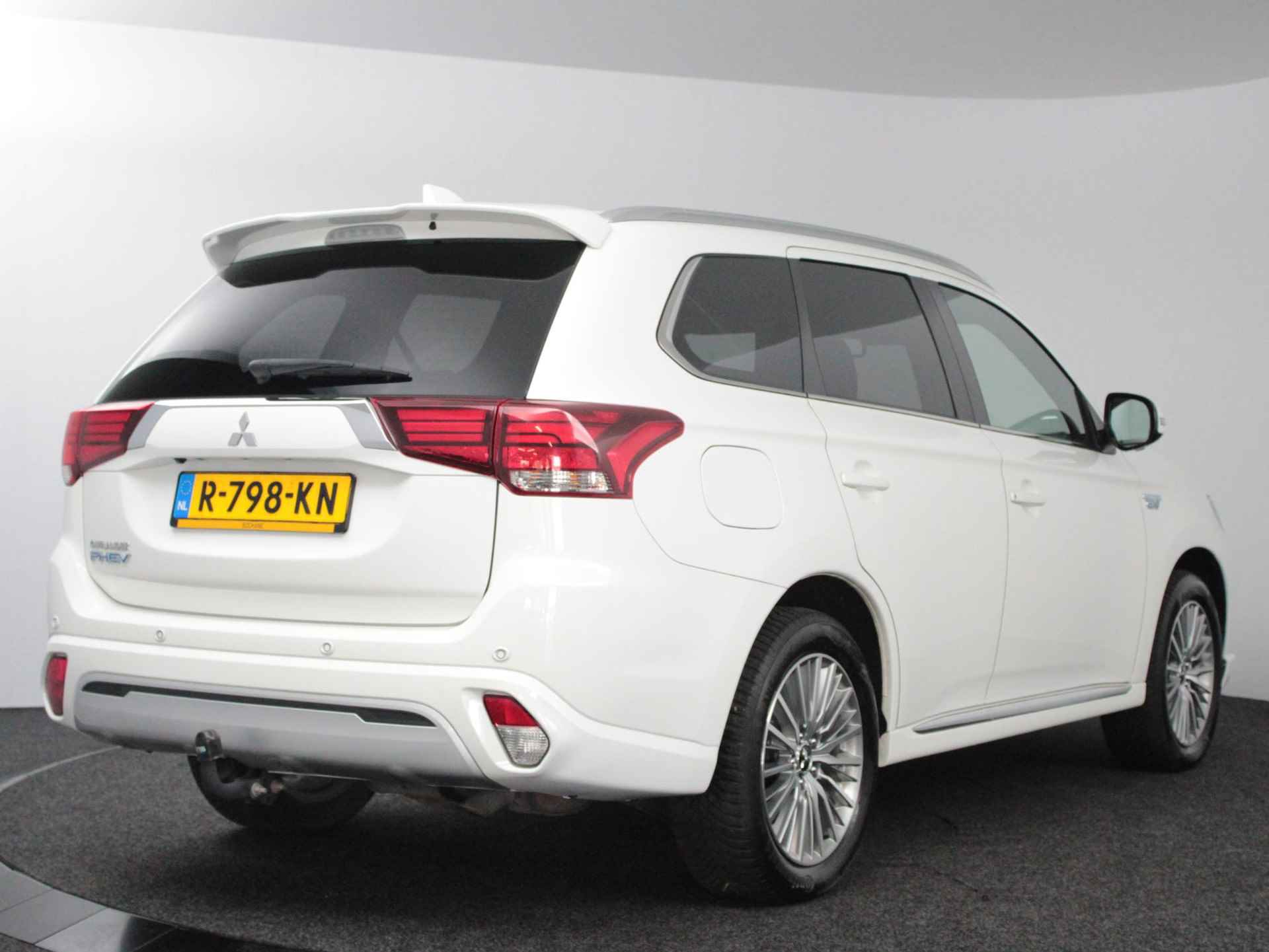 Mitsubishi Outlander 2.4 PHEV Instyle + | Leder | Schuifdak | Trekhaak - 3/52