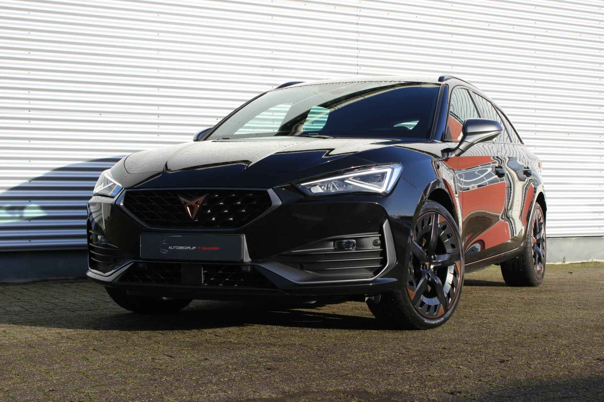 CUPRA Leon Sportstourer 1.4 e-Hybrid 245 VZ // Sfeerverlichting - Camera - CarPlay / Android Auto - 19 inch - Navi - LED - Inclusief 12 mnd. Garantie - 2/36