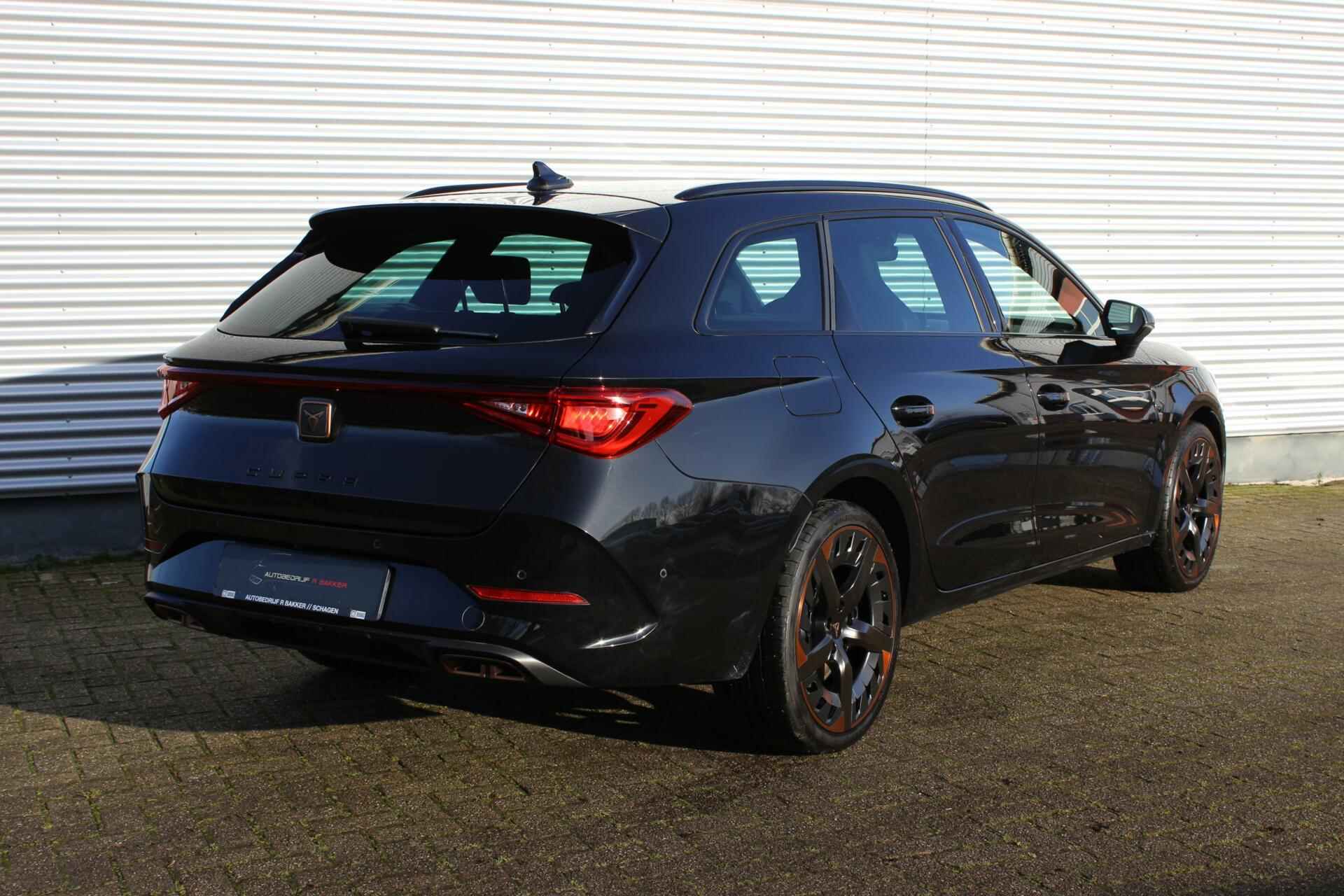 CUPRA Leon Sportstourer 1.4 e-Hybrid 245 VZ // Sfeerverlichting - Camera - CarPlay / Android Auto - 19 inch - Navi - LED - Inclusief 12 mnd. Garantie - 3/36