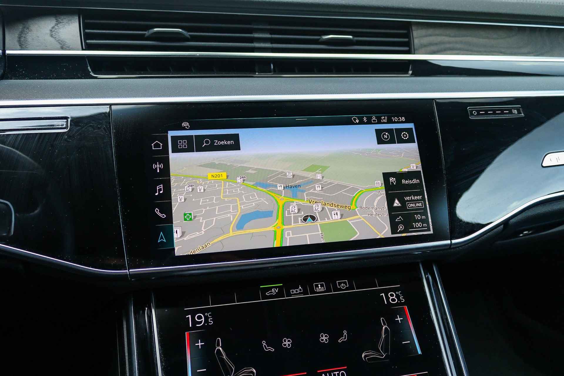 Audi A8 60 TFSI e quattro Pro Line Plus | Panoramadak | Luchtvering | Comfort Memory | Soft Close | B&O 3D Sound | Matrix LED | Zonneschermen - 14/39