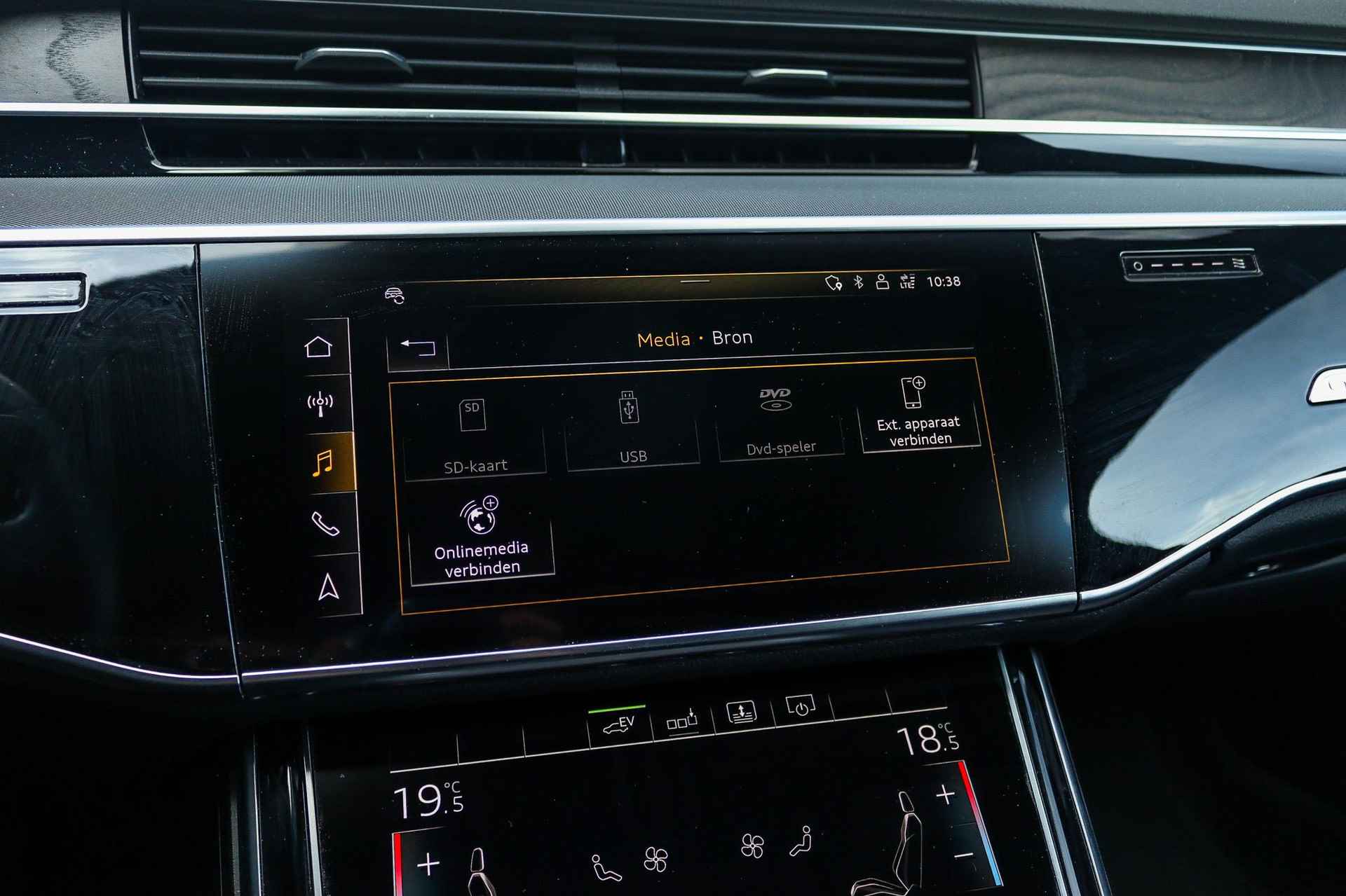 Audi A8 60 TFSI e quattro Pro Line Plus | Panoramadak | Luchtvering | Comfort Memory | Soft Close | B&O 3D Sound | Matrix LED | Zonneschermen - 17/39