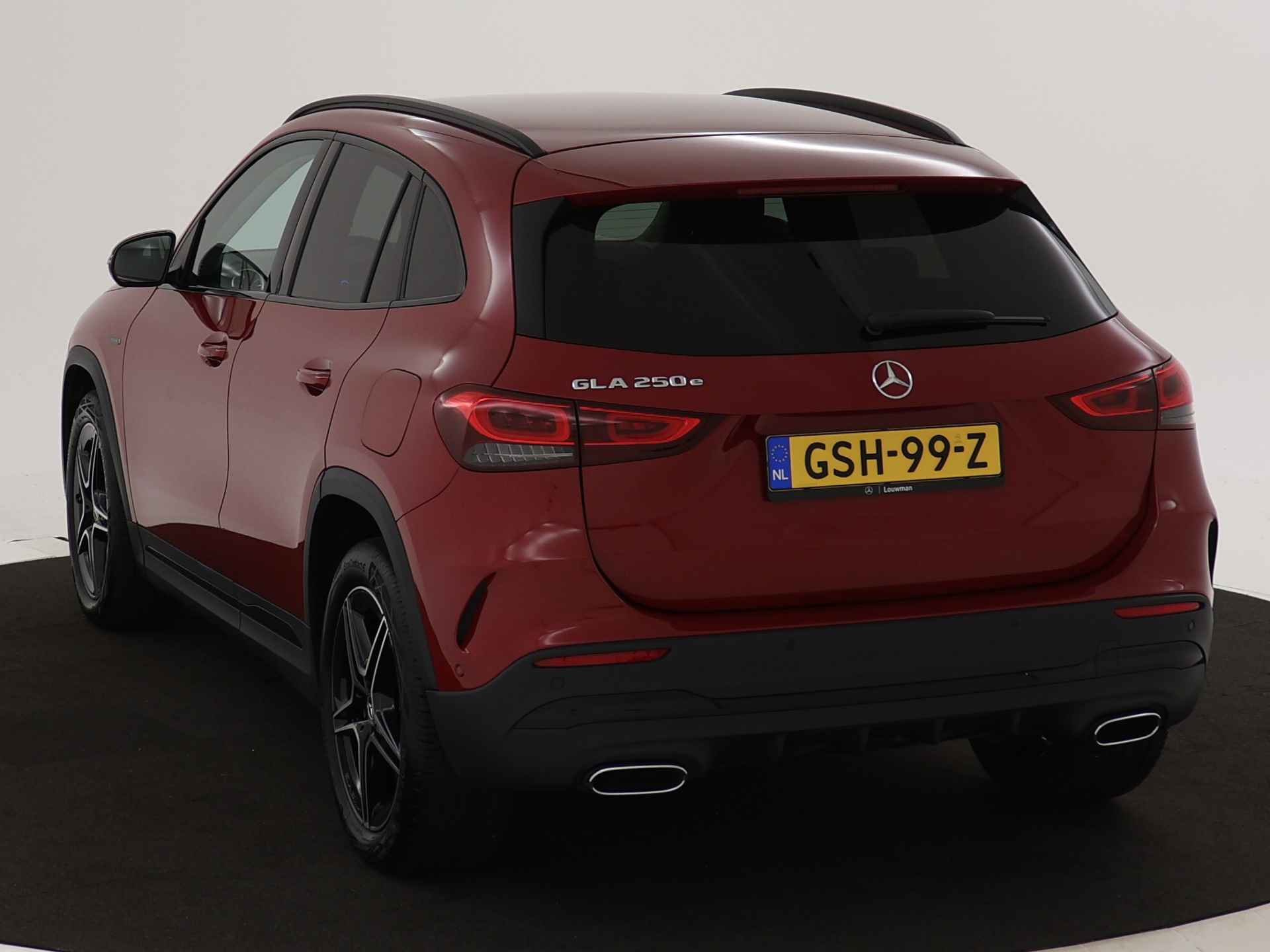 Mercedes-Benz GLA 250 e AMG Plug-In Hybride | AMG Styling | Night Pakket | Sfeerverlichting | Achteruitrijcamera | LED koplampen | Inclusief 24 maanden MB Certified garantie voor Europa. - 17/45