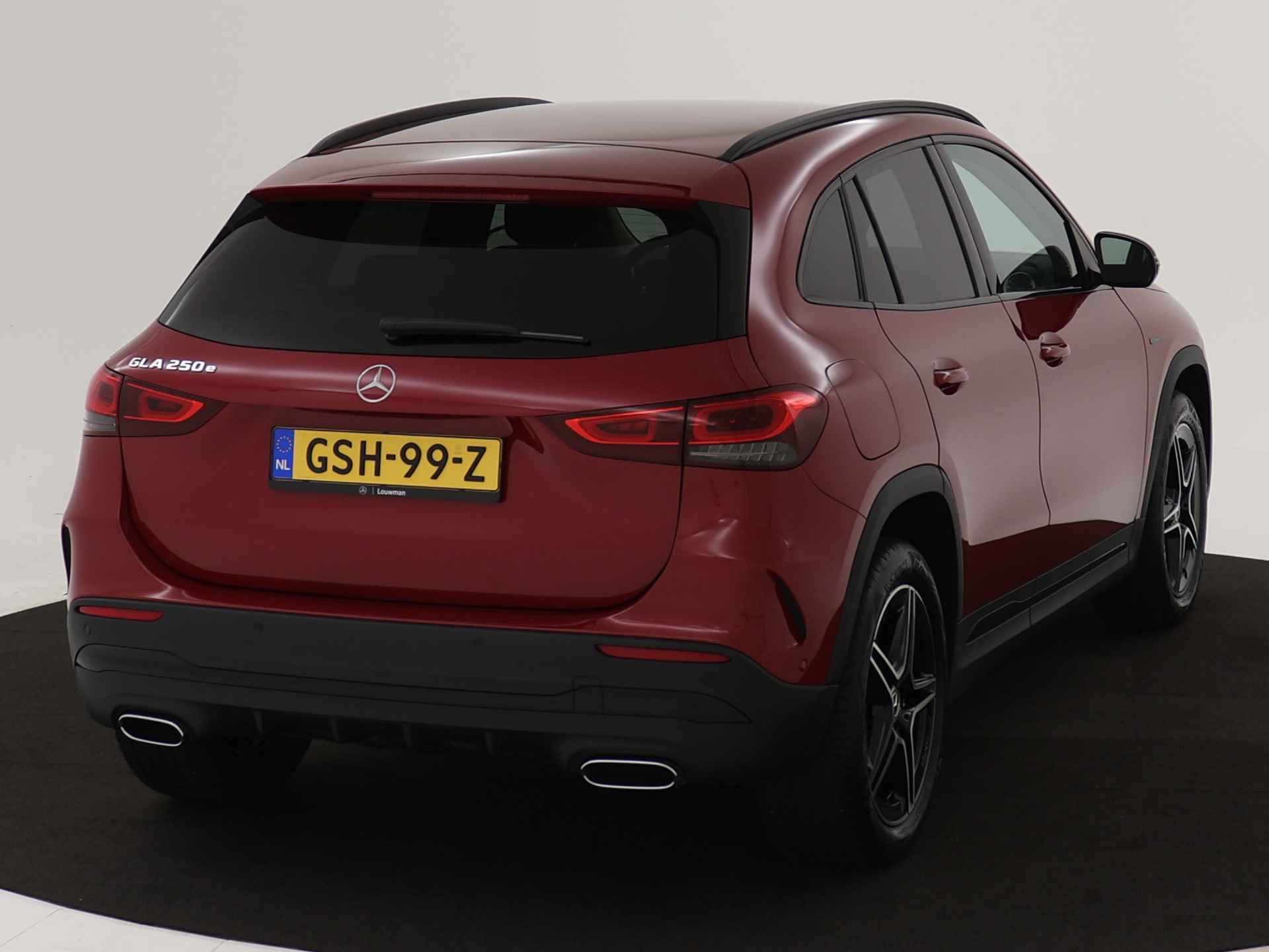 Mercedes-Benz GLA 250 e AMG Plug-In Hybride | AMG Styling | Night Pakket | Sfeerverlichting | Achteruitrijcamera | LED koplampen | Inclusief 24 maanden MB Certified garantie voor Europa. - 18/45