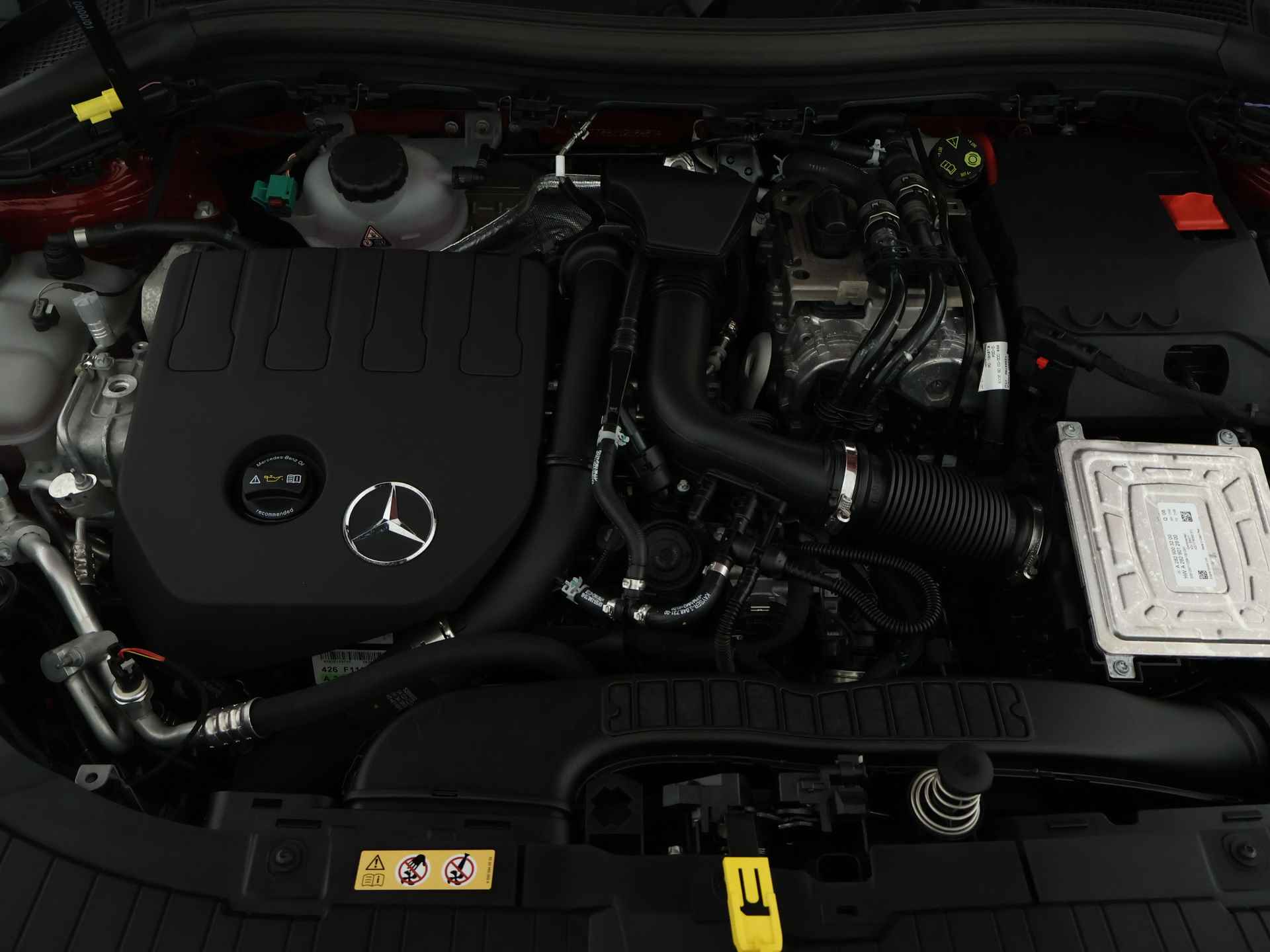 Mercedes-Benz GLA 250 e AMG Plug-In Hybride | AMG Styling | Night Pakket | Sfeerverlichting | Achteruitrijcamera | LED koplampen | Inclusief 24 maanden MB Certified garantie voor Europa. - 41/45