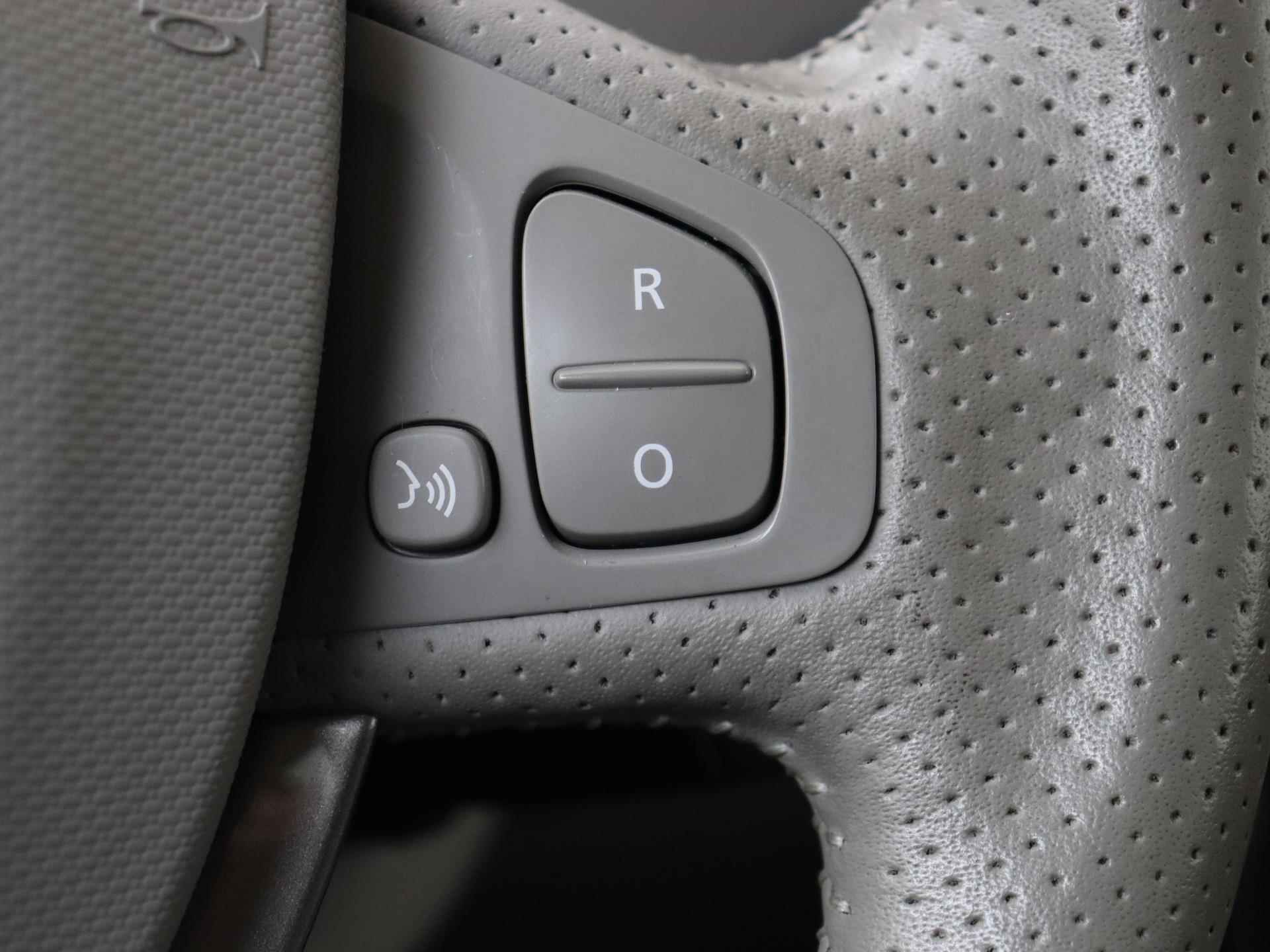 Renault ZOE Q90 Bose Quickcharge 41 kWh (ex Accu) Navigatie / Climate Control / Cruise Control / Parkeersensoren Achter / Camera Achter / Bose Audio Systeem - 19/25
