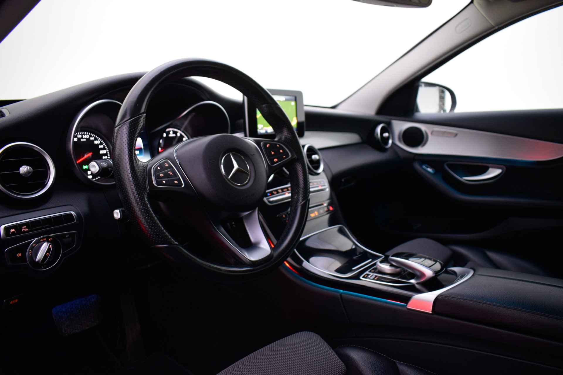 Mercedes-Benz C-Klasse Estate 180 Ambition FULL LED/NAVI/STOELVERW./LANE ASSIST/ELEK KLEP/CLIMA/CRUISE/PDC V+A/LMV - 17/25
