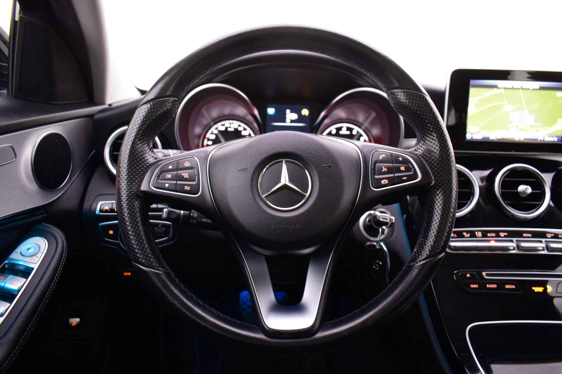 Mercedes-Benz C-Klasse Estate 180 Ambition FULL LED/NAVI/STOELVERW./LANE ASSIST/ELEK KLEP/CLIMA/CRUISE/PDC V+A/LMV - 19/25