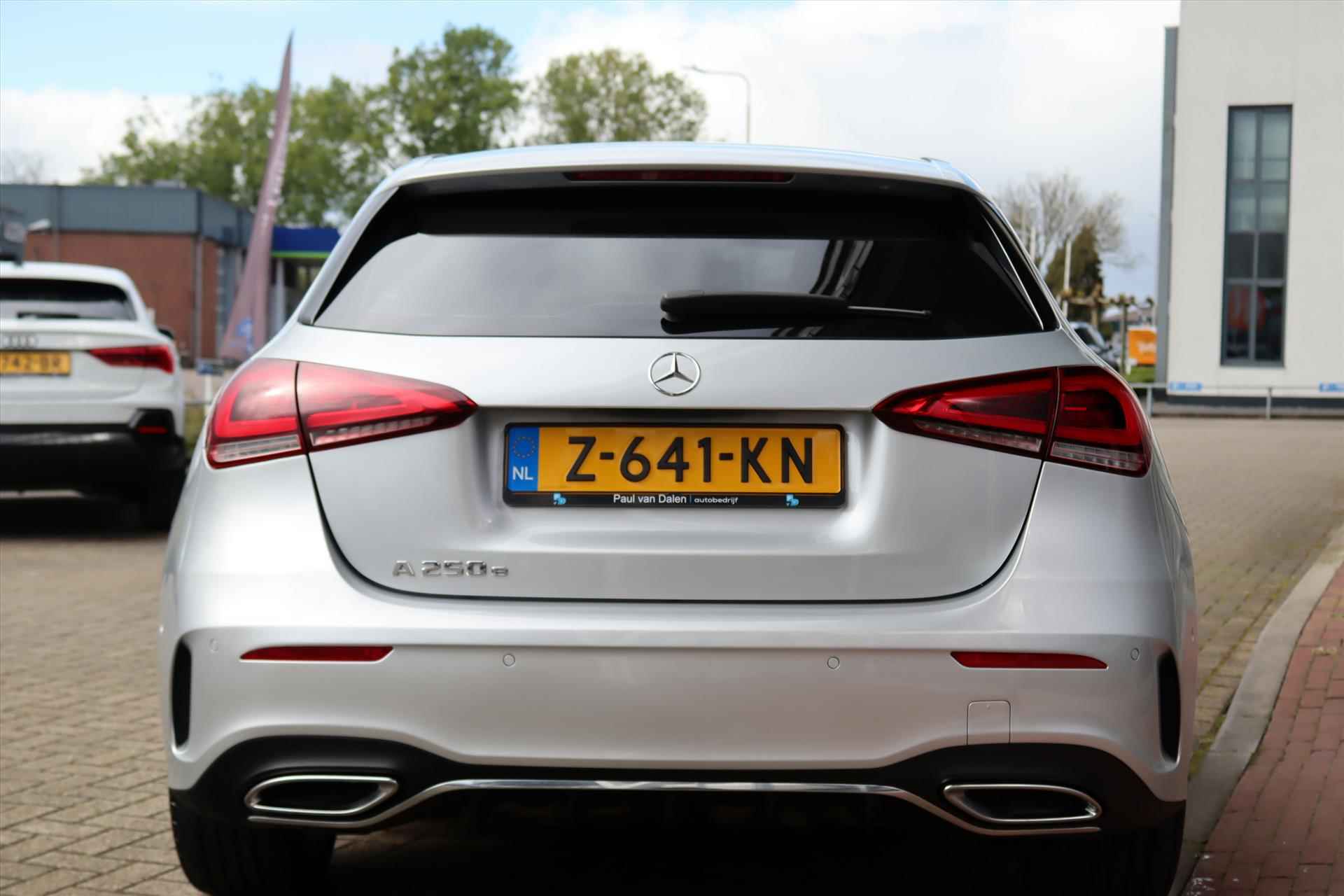 Mercedes A-Klasse A250e 218PK AUTOMAAT AMG LINE Navi | Camera | Clima | Dab | Wide Screen | Sfeerverlichting | 18 Inch Lm | - 44/59