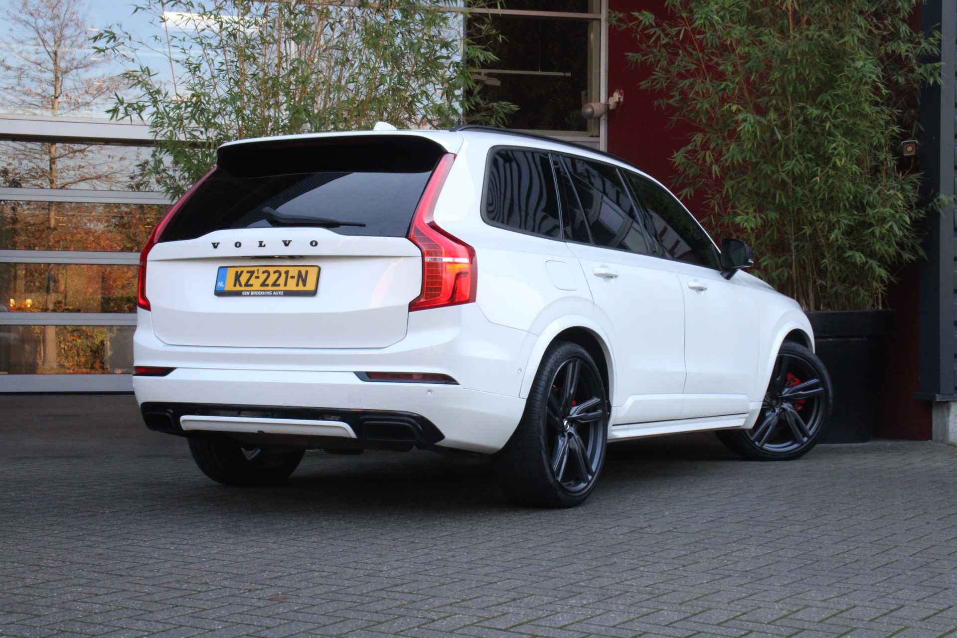 Volvo XC90 2.0 T8 Twin Engine AWD R-Design | Luchtvering | Trekhaak | Bowers&Wilkins | Head-up | Adaptive Cruise | 22" Velgen - 3/19