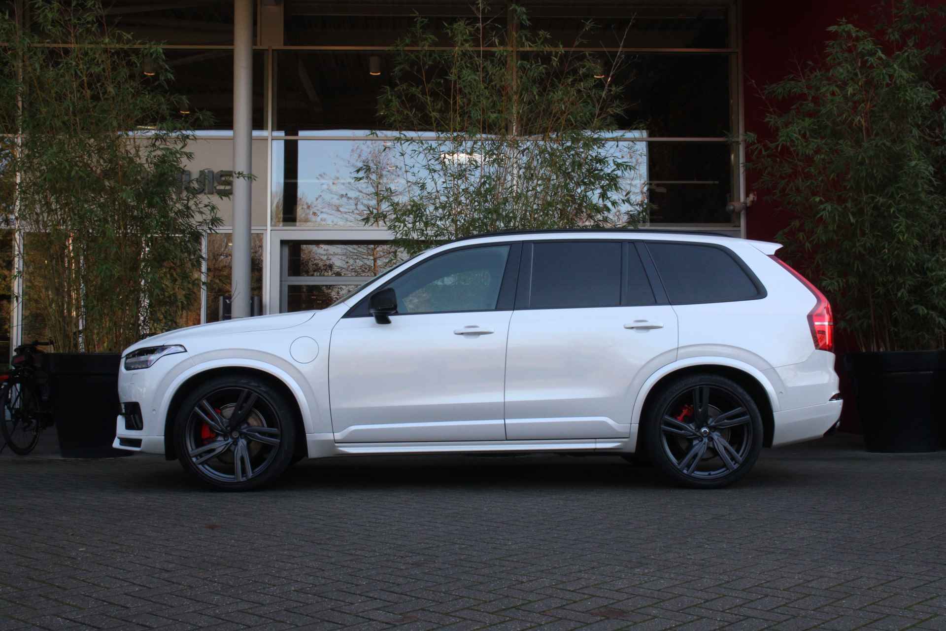 Volvo XC90 2.0 T8 Twin Engine AWD R-Design | Luchtvering | Trekhaak | Bowers&Wilkins | Head-up | Adaptive Cruise | 22" Velgen - 5/19